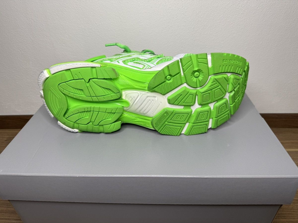 Balenciaga Balenciaga Runner Fluo Green Size US 10 / EU 43 - 10 Thumbnail
