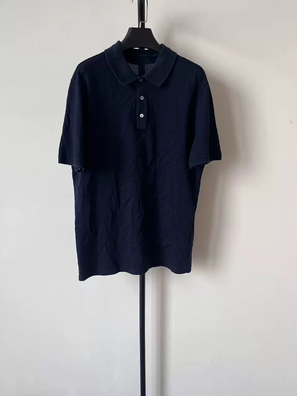 Louis Vuitton Louis Vuitton Stand Collar Letter Print Tee Size US L / EU 52-54 / 3 - 1 Thumbnail