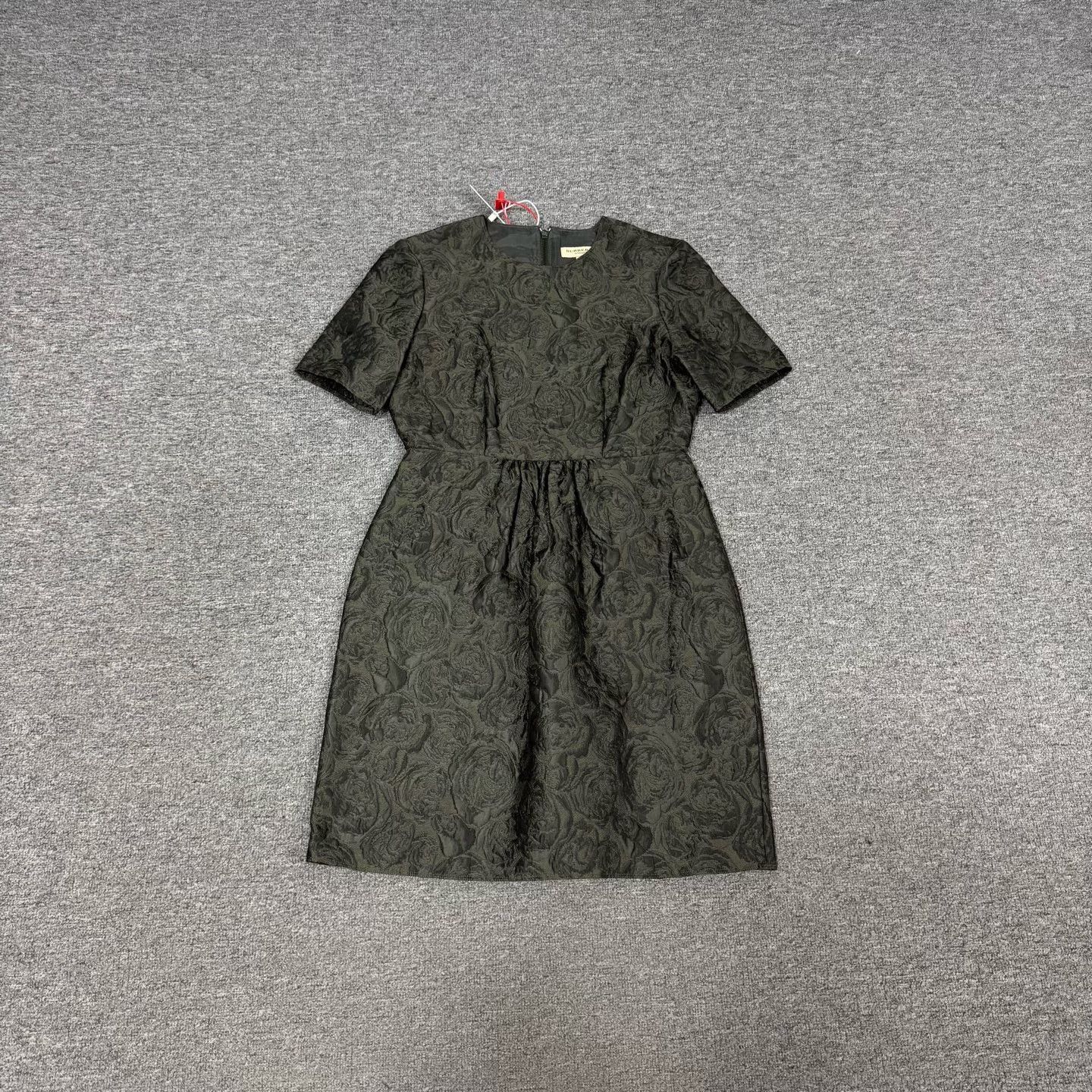 Burberry Burberry Embossed Tweed Short-Sleeve Dress Size M / US 6-8 / IT 42-44 - 1 Thumbnail