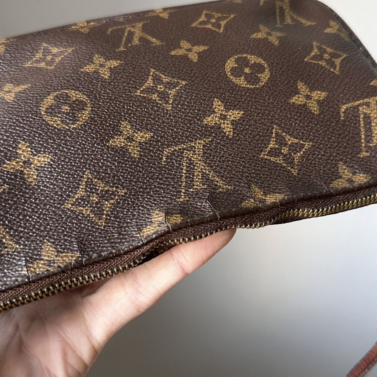 Louis Vuitton 1998s Louis Vuitton Vintage Monogram LV Pochette Bag SL0998 Size ONE SIZE - 15 Thumbnail