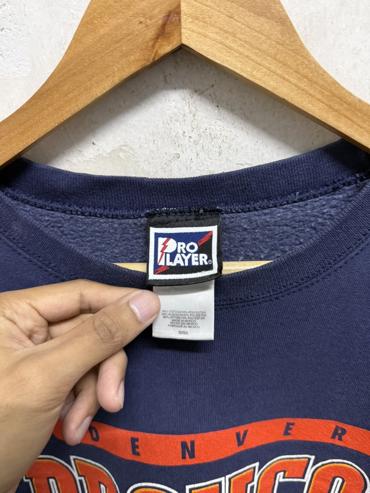 NFL 2000s Faded Denver Broncos Super Bowl Champ Crewneck Size US L / EU 52-54 / 3 - 6 Thumbnail