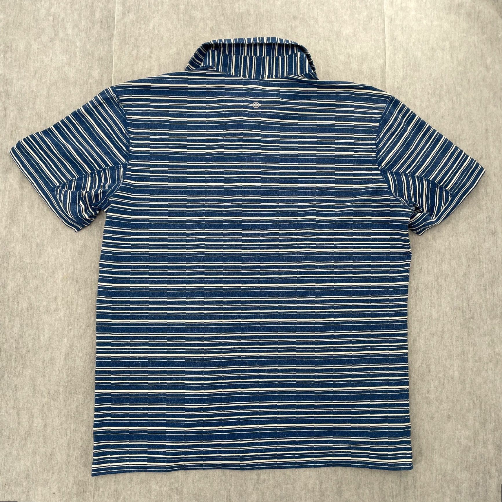 Lululemon VINTAGE Lululemon Polo Shirt Adult XL Short Sleeve Activewear Mens Blue 90s Athleisure Size US XL / EU 56 / 4 - 2 Thumbnail