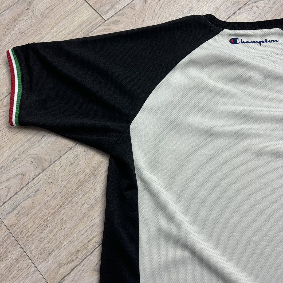 Champion Vintage Champion Italy Lightweight Jersey Size US L / EU 52-54 / 3 - 18 Thumbnail