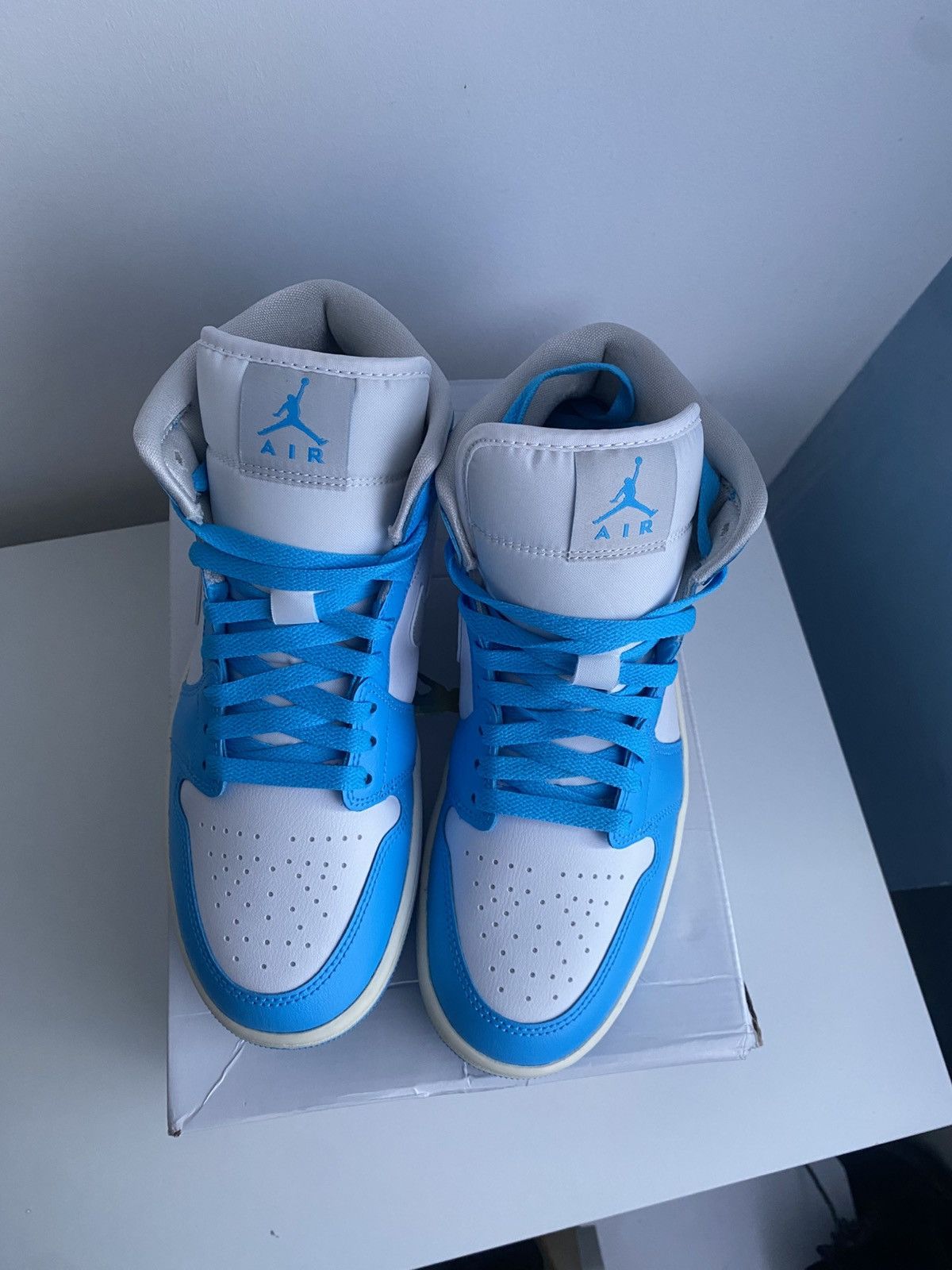 Jordan Brand Nike Air Jordan 1 Mid "Dark Powder Blue / UNC" Size US 9 / IT 39 - 5 Thumbnail