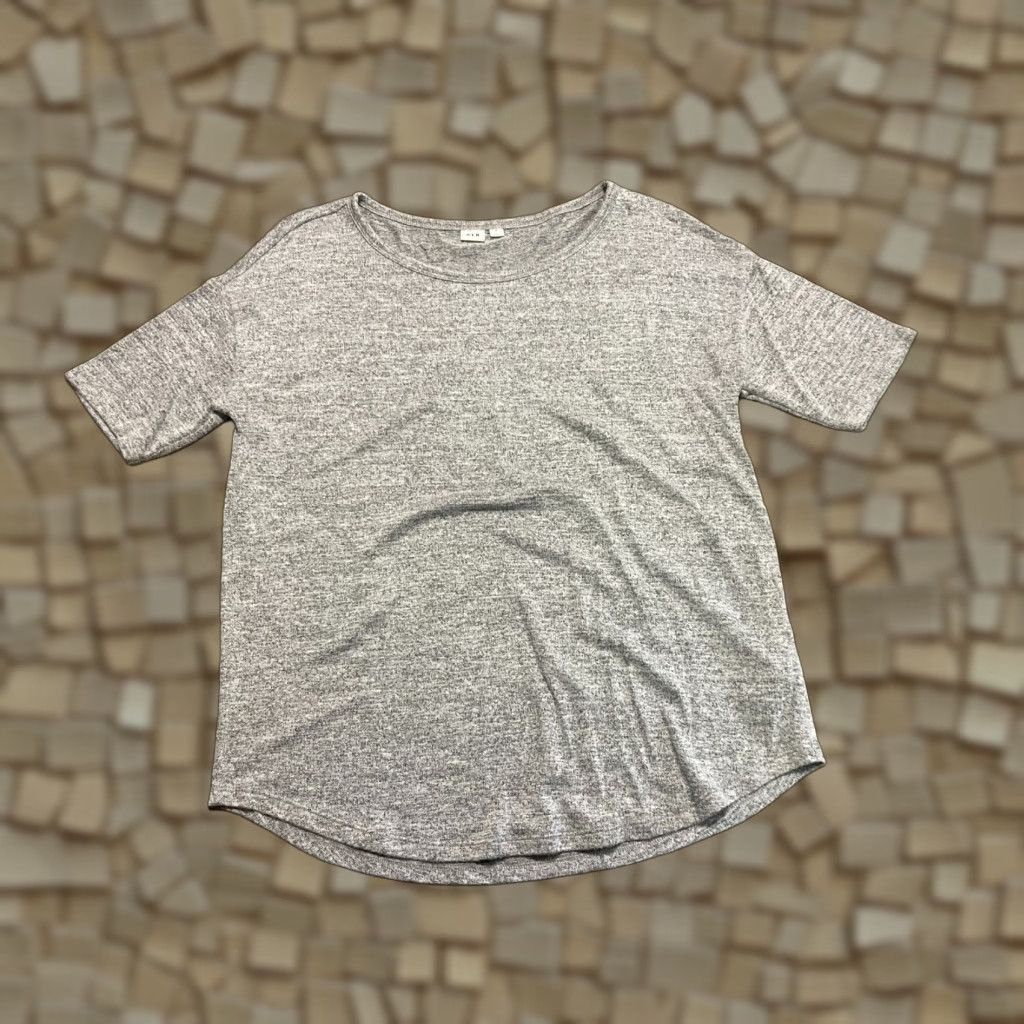 Gap Gap Shirt Women's Medium Grey Round Neck Short Sleeve T-Shirt Casual Regular Modern Basic, Pullover, Free Return, Gap Size M / US 6-8 / IT 42-44 - 1 Thumbnail