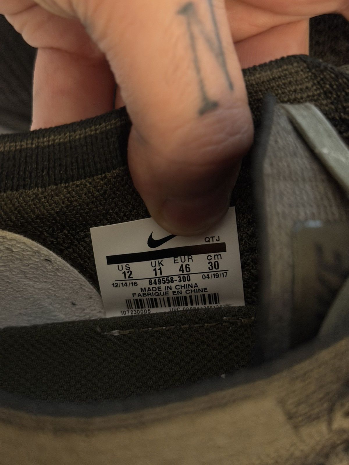 Nike Nike Air VaporMax Olive 12US Size US 12 / EU 45 - 7 Thumbnail
