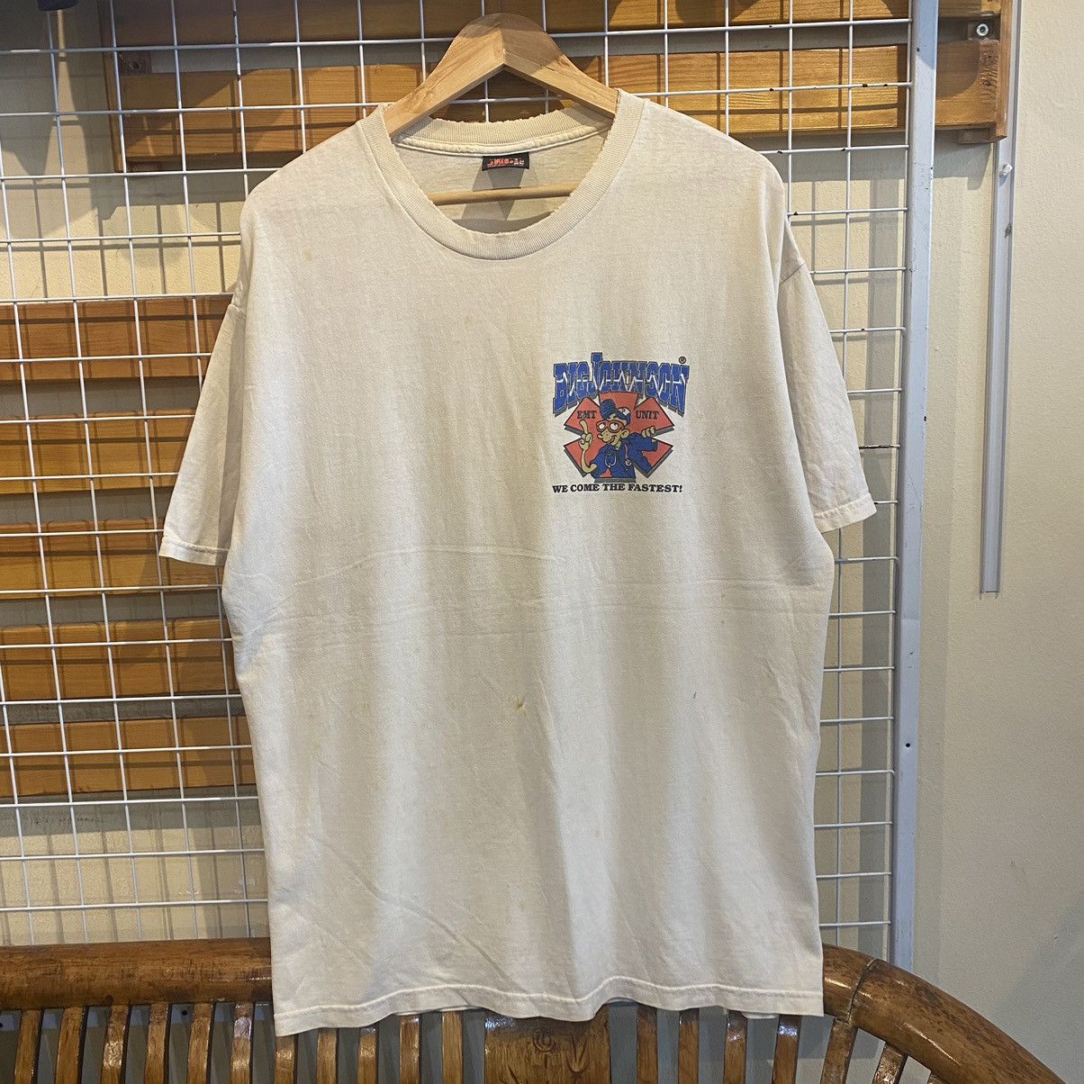 Vintage Vintage Big Johnson EMT Services T-Shirt Size US XL / EU 56 / 4 - 2 Thumbnail