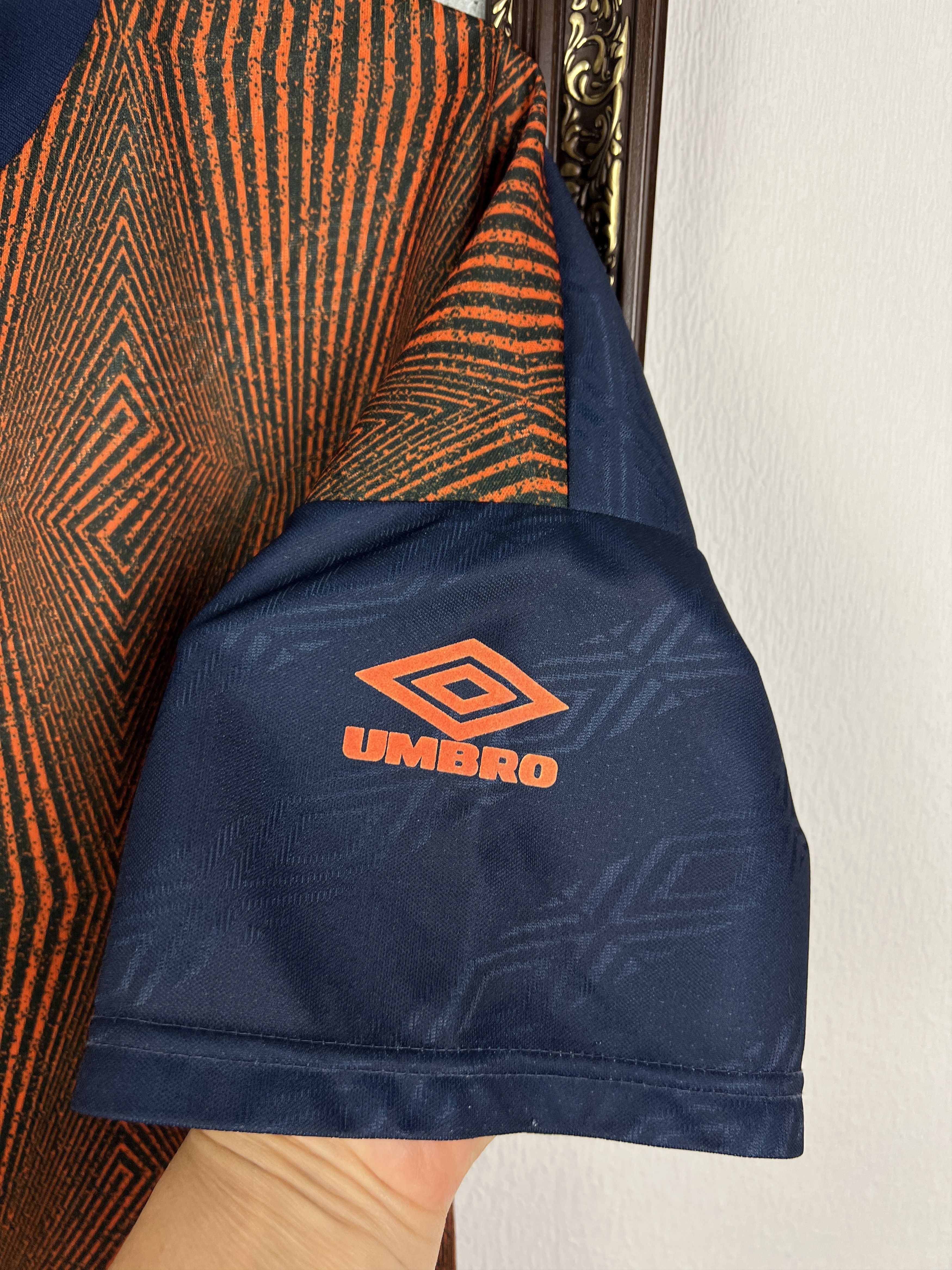 Umbro Vintage Chelsea Football Train Shirt Soccer Jersey Trikot Size US L / EU 52-54 / 3 - 4 Thumbnail