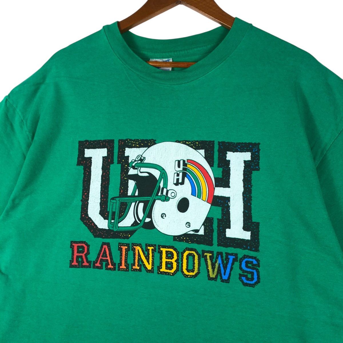 Hanes Vintage UNIVERSITY HAWAII Rainbow Design T-Shirt Size US XL / EU 56 / 4 - 4 Thumbnail