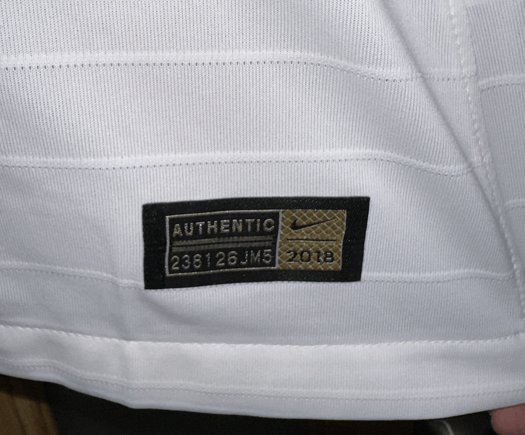 Nike 2018-19 England Player Issue Home Shirt Sancho #7 L Size US L / EU 52-54 / 3 - 3 Thumbnail
