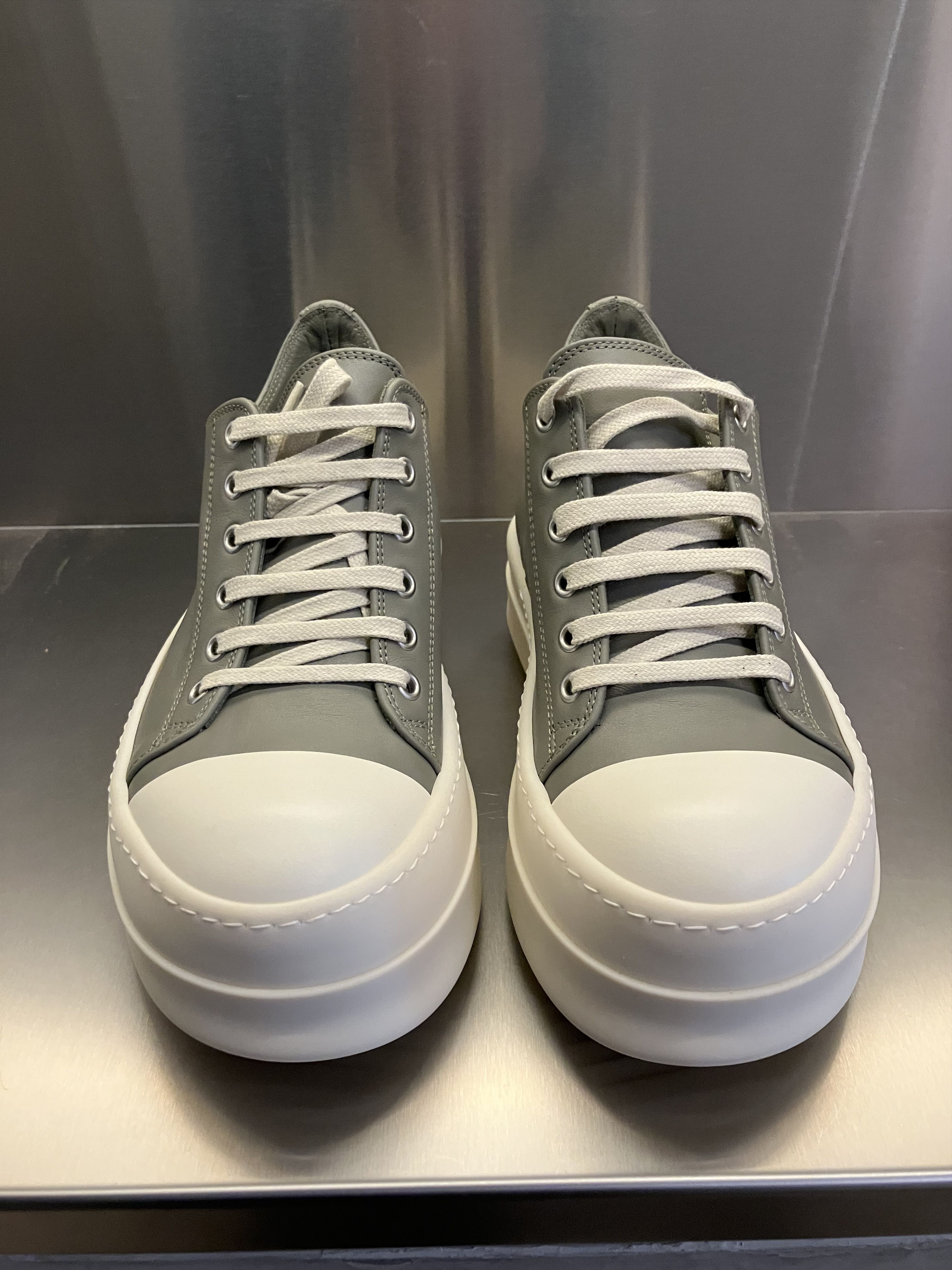 Low Mega Bumper Leather Sneaker Celadon/Milk/Milk