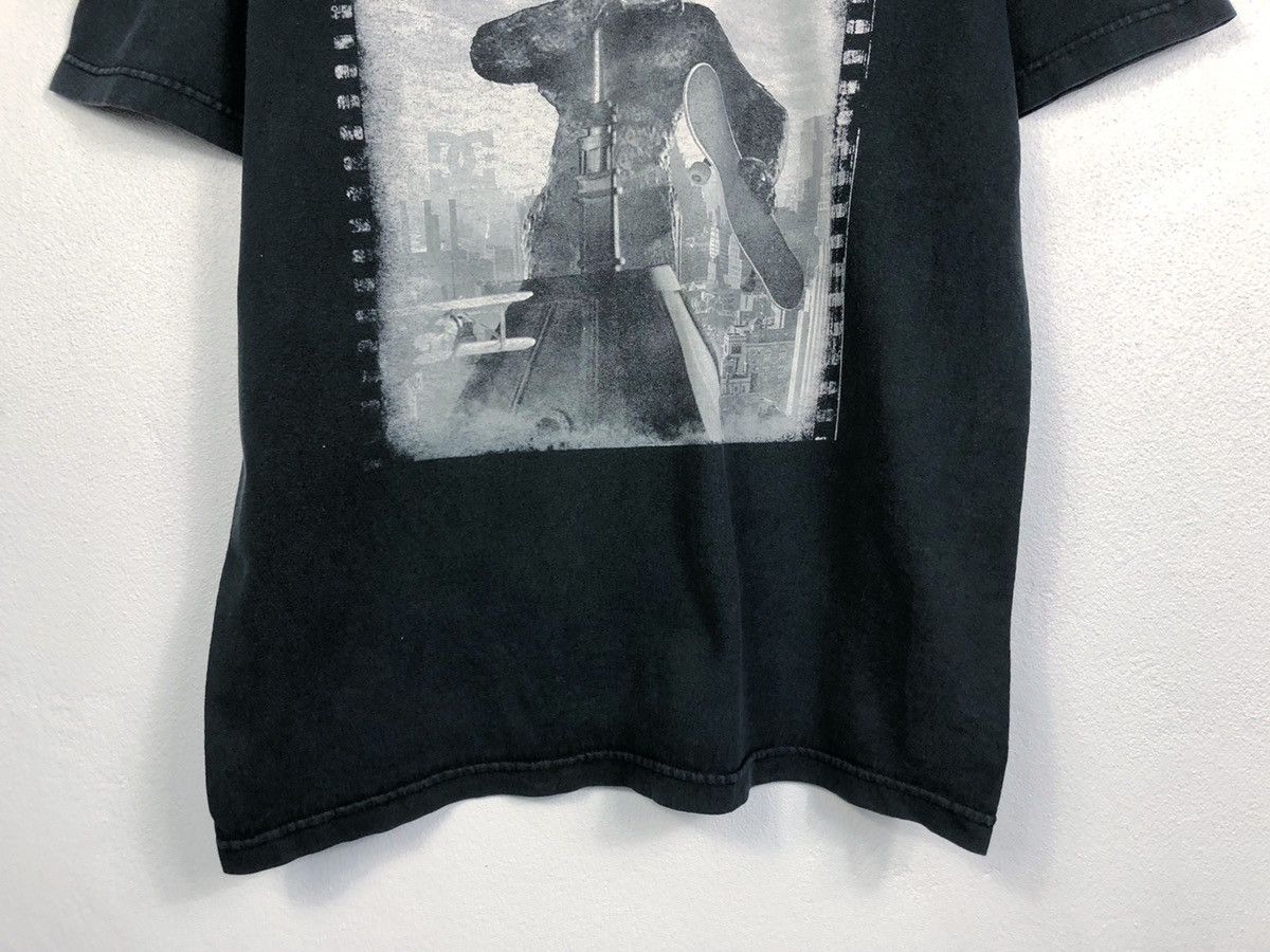 DC Rare Y2K DC Shoe Co King Kong Tee Size US L / EU 52-54 / 3 - 4 Thumbnail