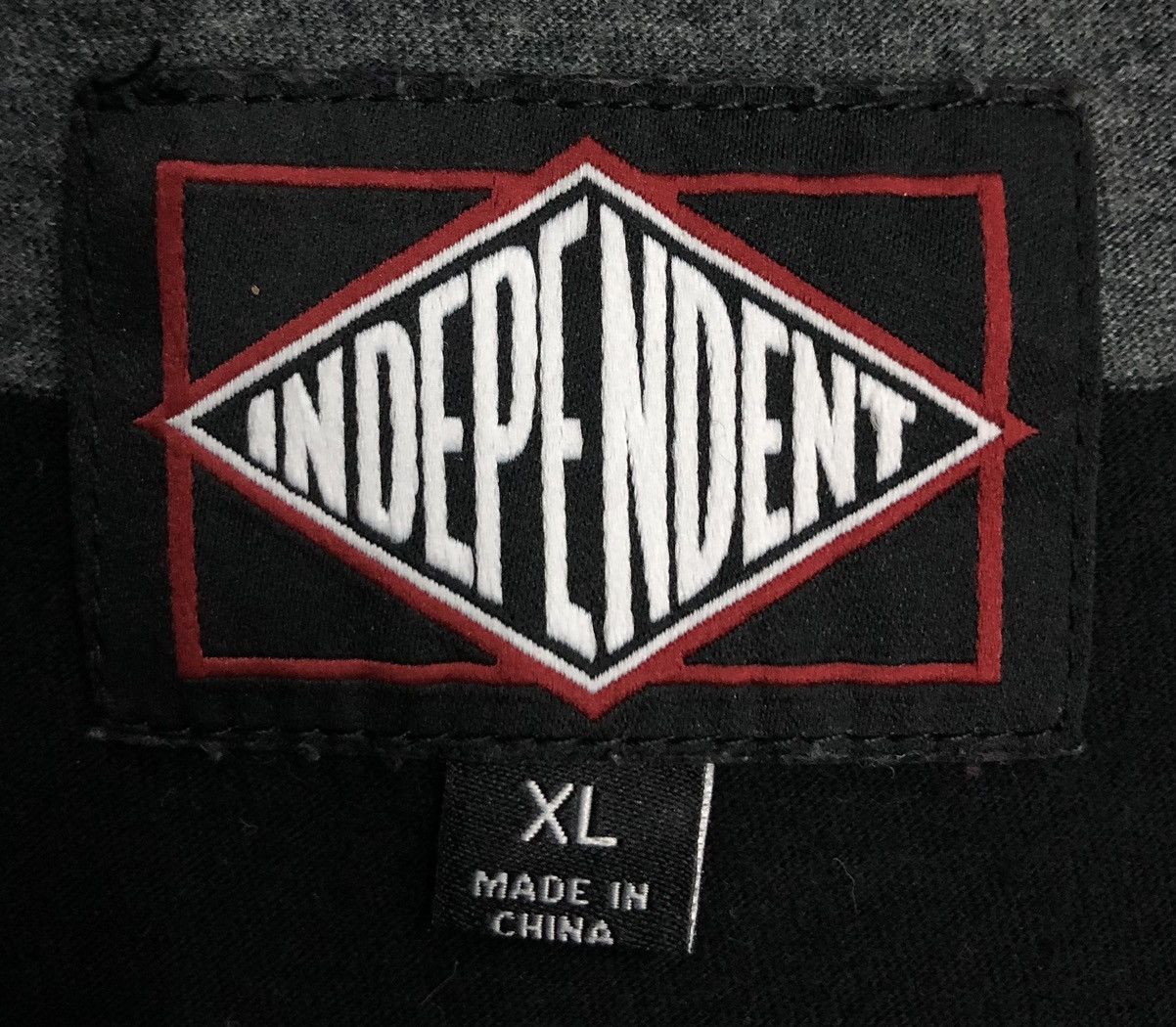 Vintage Vintage Independent T-Shirt Size US XL / EU 56 / 4 - 8 Thumbnail
