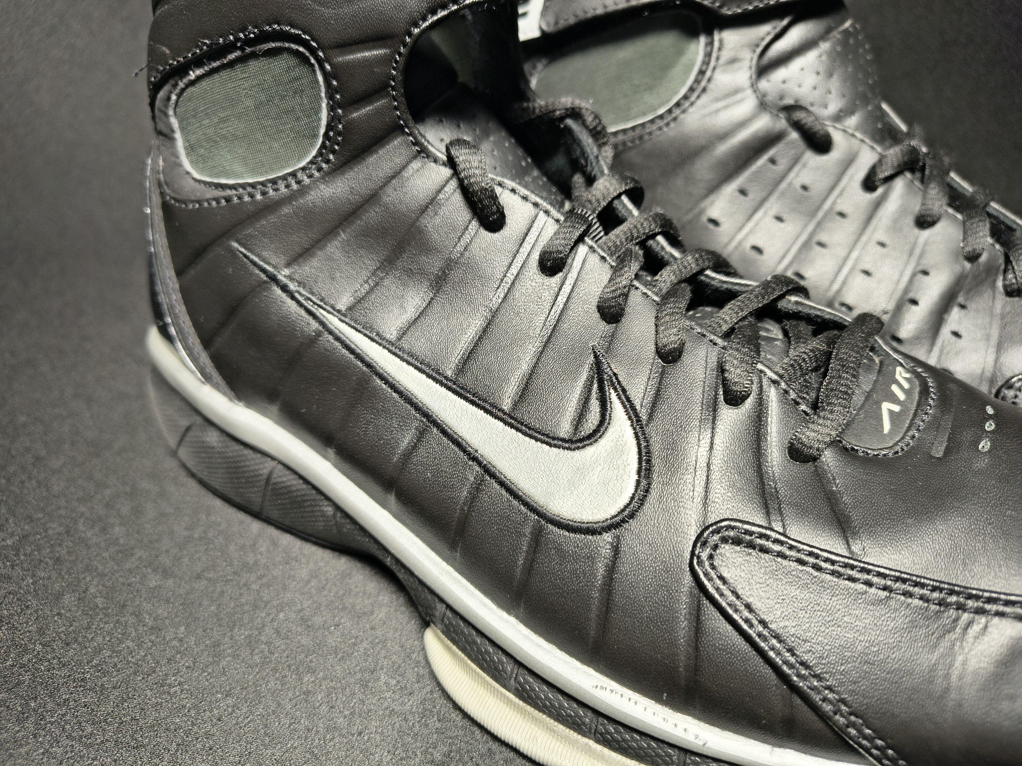 Nike Nike Air Huarache 2K5 "Tony Parker" PE - 2004 Vintage Size US 11.5 / EU 44-45 - 2 Thumbnail