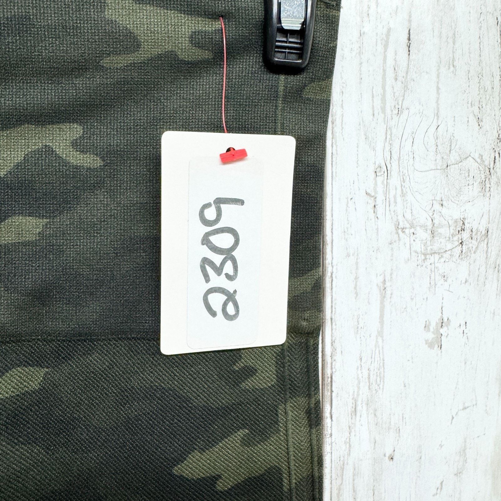 Spanx Spanx Pants XS Look At Me Now Seamless Leggings Hi-Rise Camo Size 23" - 2 Thumbnail