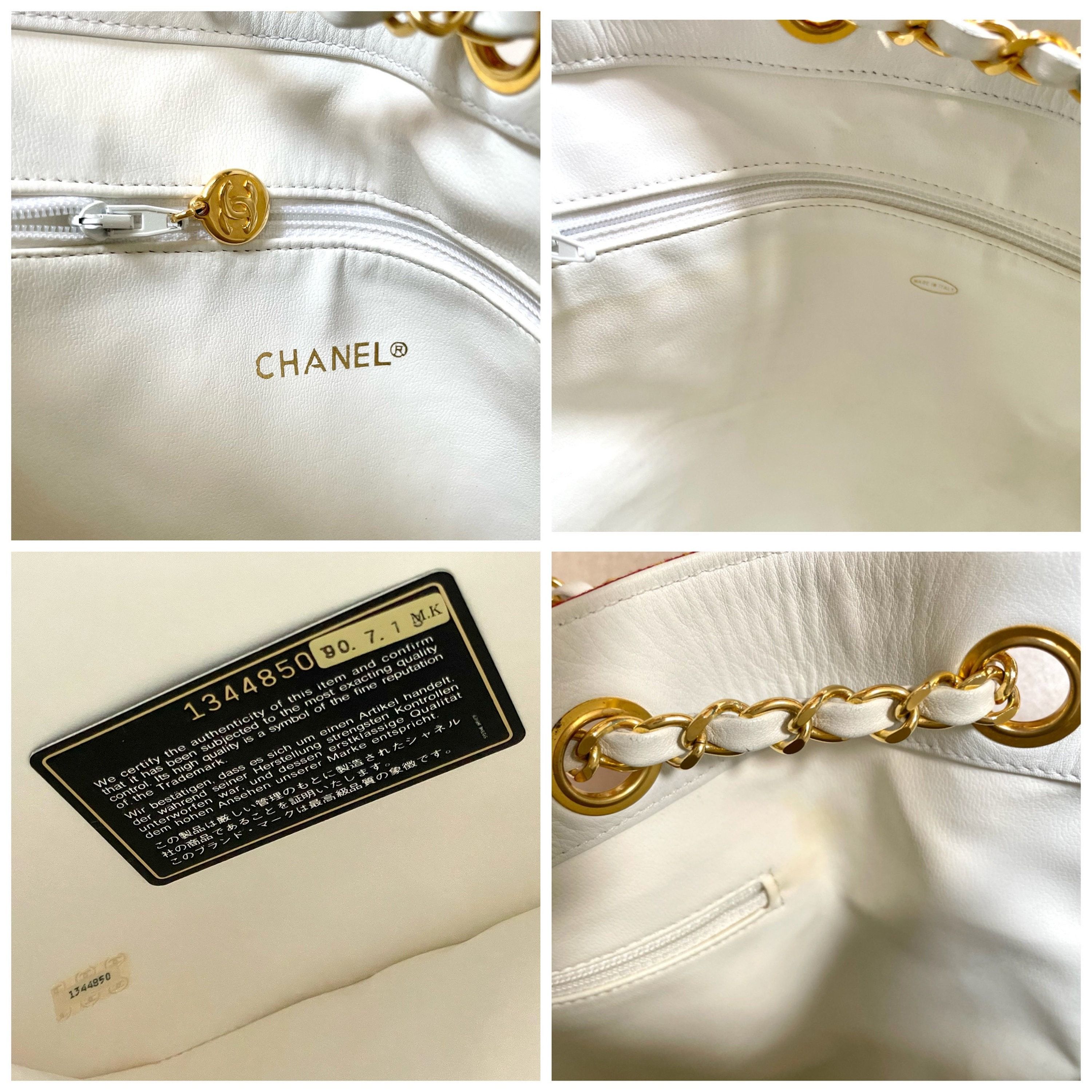 Chanel MINT. Vintage CHANEL red and white canvas hobo shoulder bag Size ONE SIZE - 10 Thumbnail