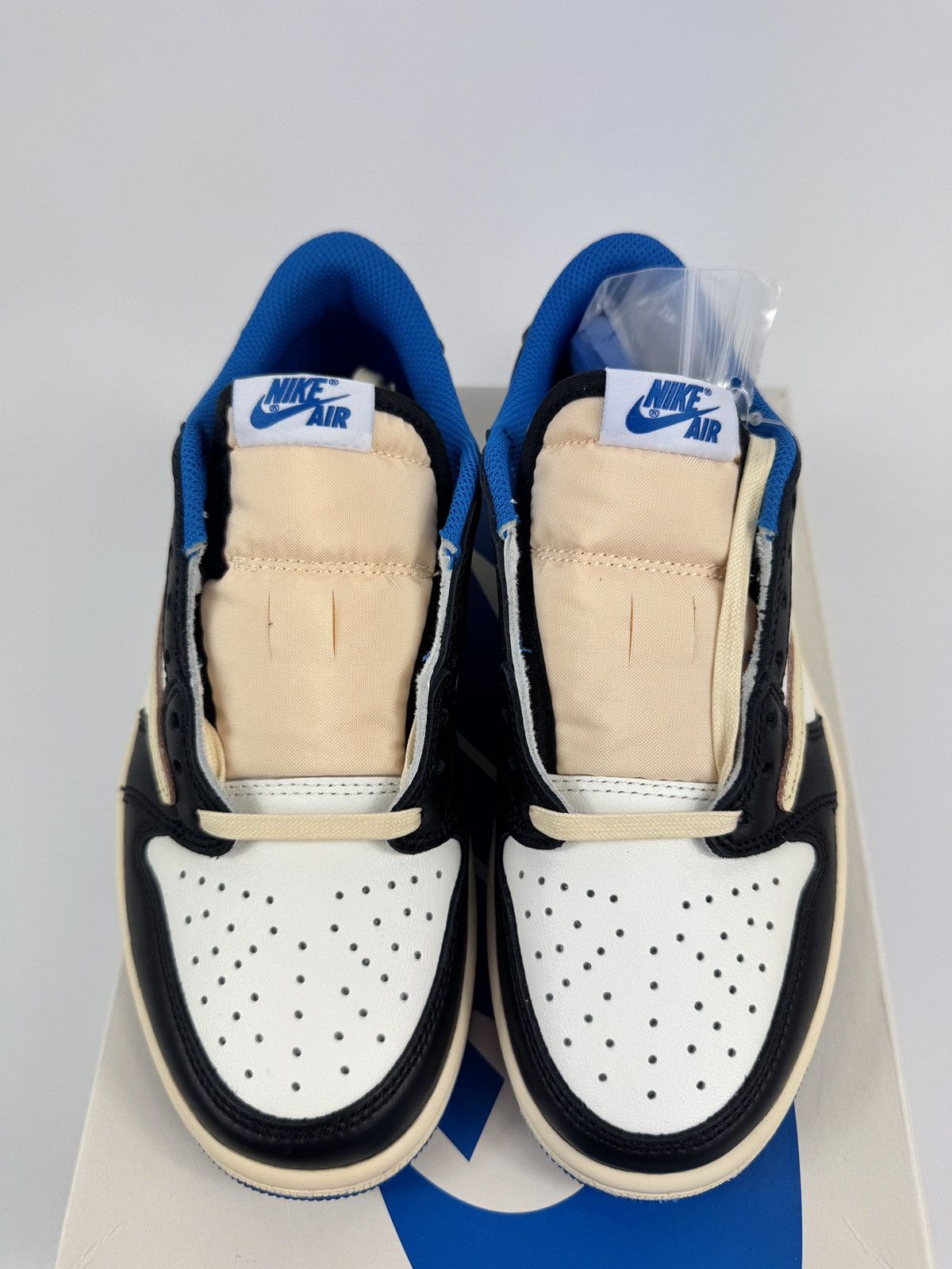 Nike × Travis Scott JORDAN 1 RETRO LOW FRAGMENT X TRAVIS SCOTT Size US 5.5 / EU 38 - 3 Thumbnail