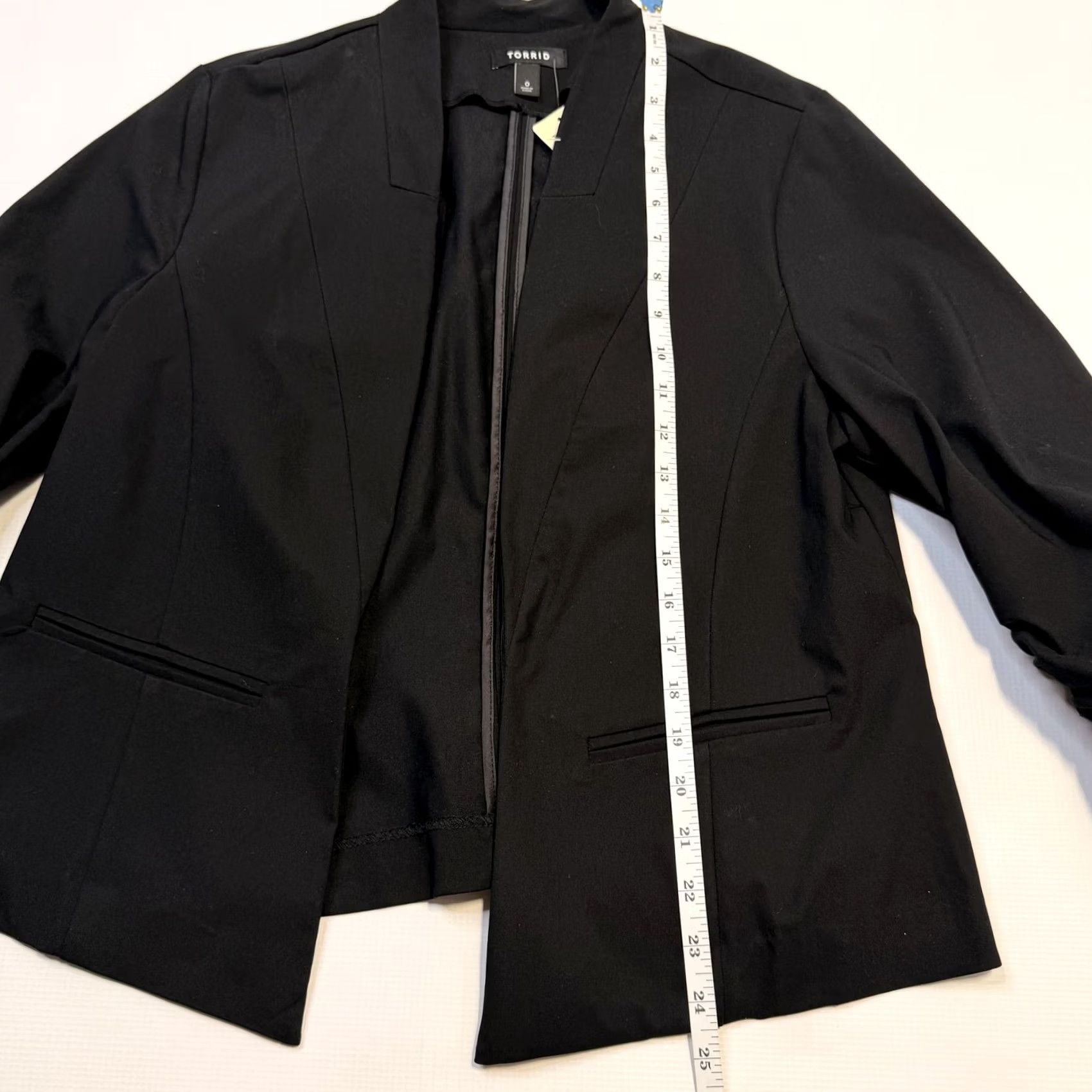 Torrid Torrid Deluxe Stretch Blazer Jacket Womens 0 Black Open Front 3/4 Sleeve Ruched Size XS / US 0-2 / IT 36-38 - 4 Thumbnail