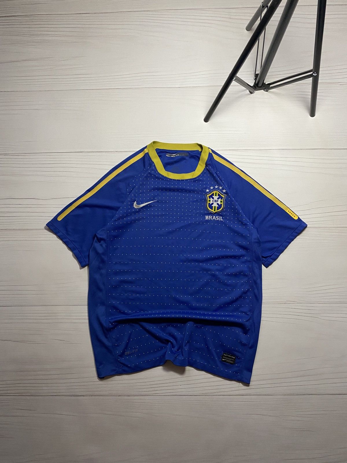 Nike Vintage Nike Brazil 2010 Away football y2k t shirt jersey Size US M / EU 48-50 / 2 - 1 Thumbnail