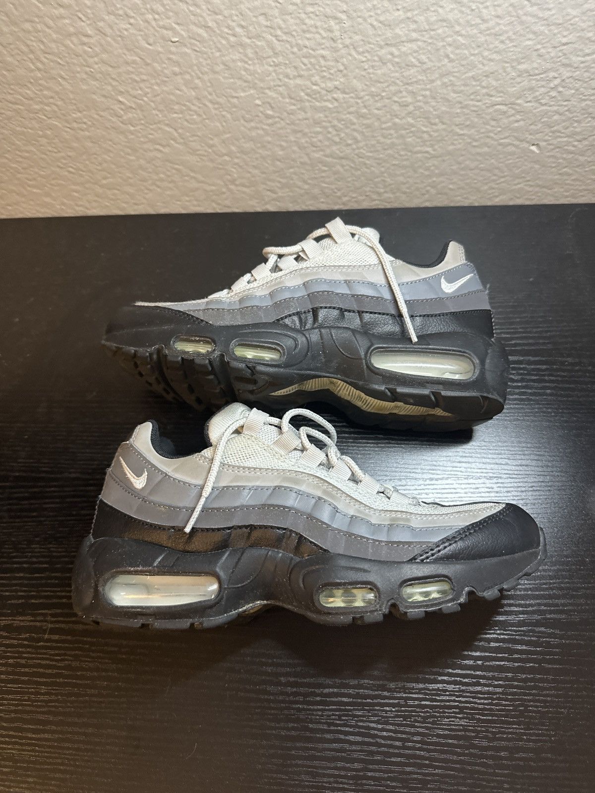 Nike Nike Air Max 95 White Grey Black Size US 7 / EU 40 - 2 Thumbnail