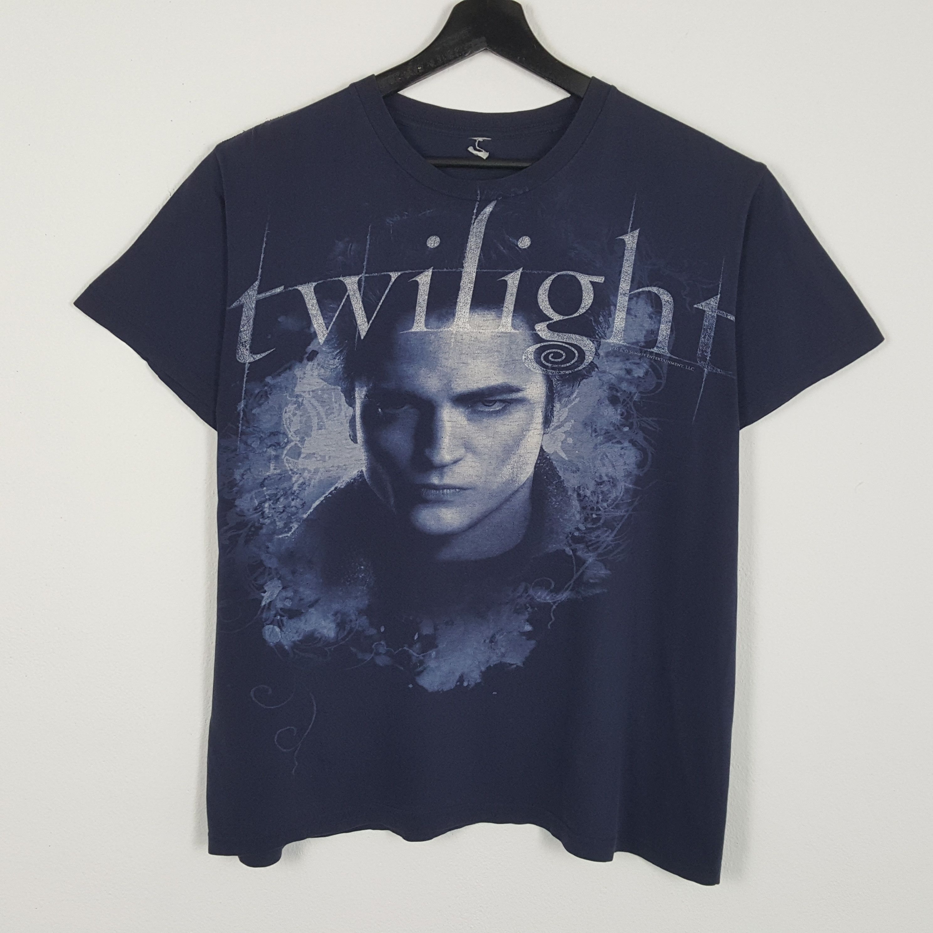 Vintage TWILIGHT SAGA Movie Edward Character Design Tshirt Size US XL / EU 56 / 4 - 1 Thumbnail