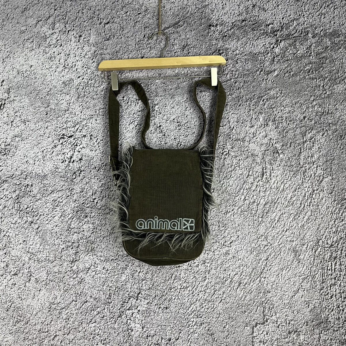 Vintage 🦖VINTAGE🦖 Animal Dark Green Crossbody fur corduroy Bag Size ONE SIZE - 2 Thumbnail