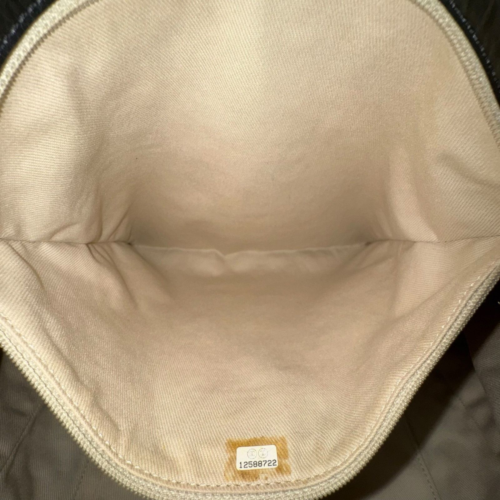 Chanel Chanel Glazed Leather Double Stitched Tote Bag Size ONE SIZE - 9 Thumbnail