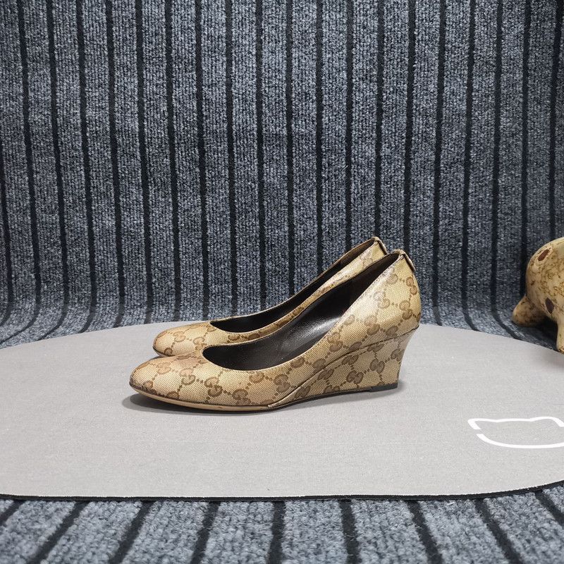 Gucci Gucci Wedge Heel Platform Shoes Size US 6.5 / EU 39-40 - 1 Thumbnail