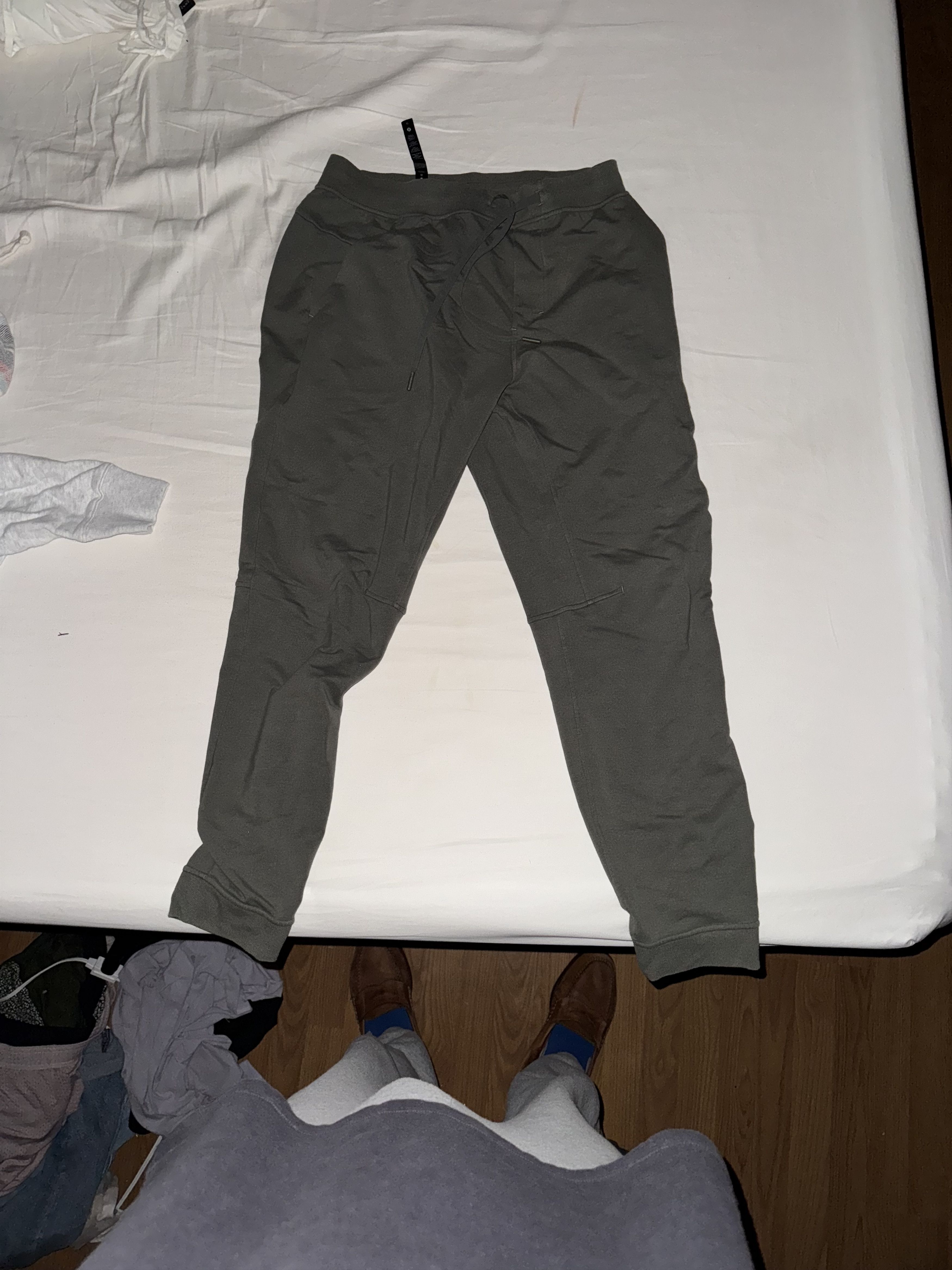 Lululemon Lululemon Joggers Size US 32 / EU 48 - 1 Thumbnail