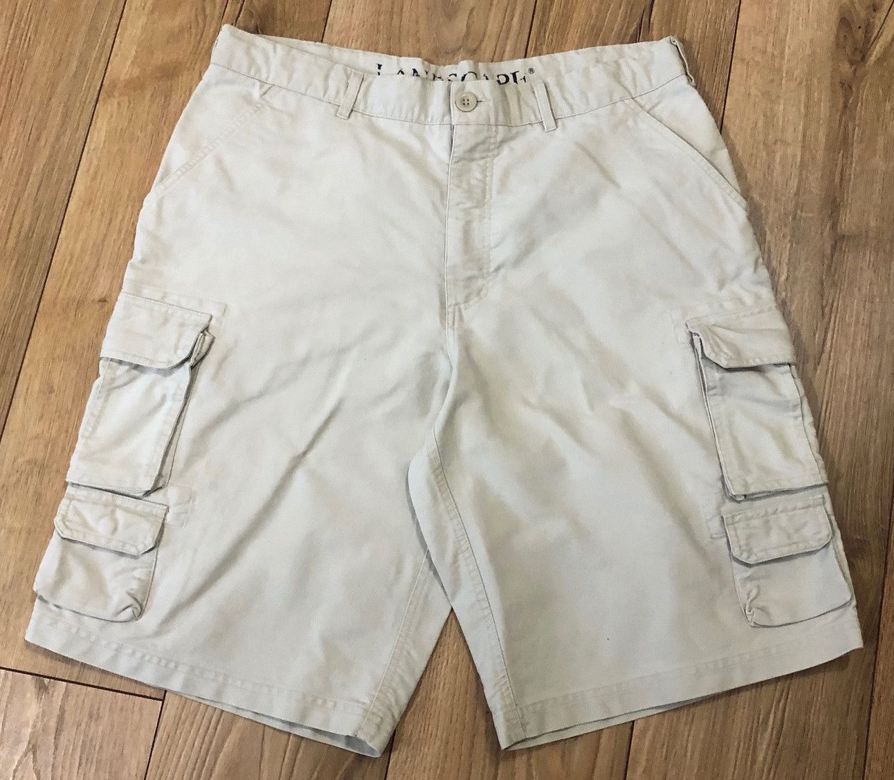 Other Men's cargo shorts XL cream Landscape Size US 34 / EU 50 - 1 Thumbnail
