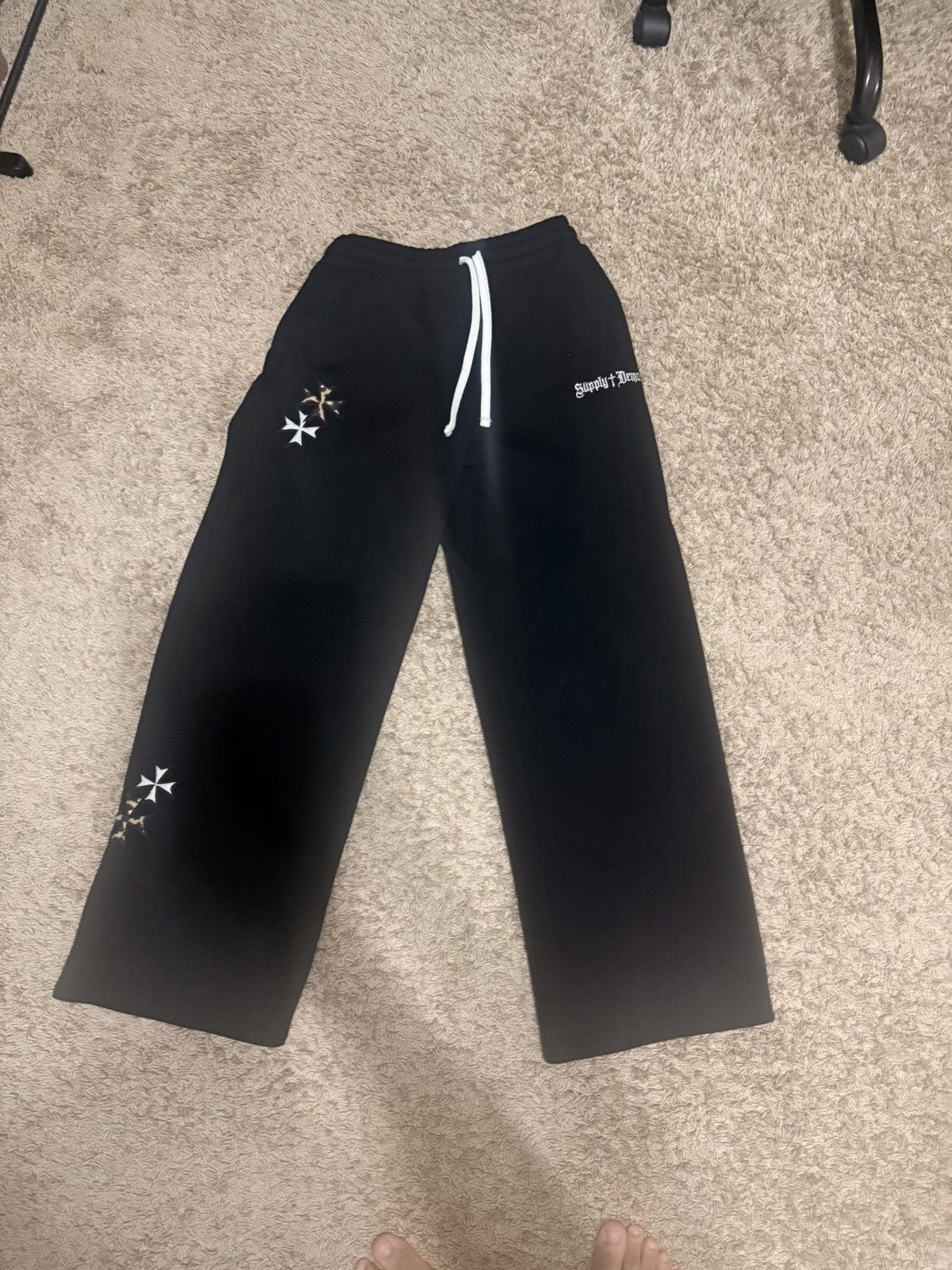 Supply & Demand Size Medium Supply & Demand Crosses Wide Leg Sweats Size US 32 / EU 48 - 1 Thumbnail