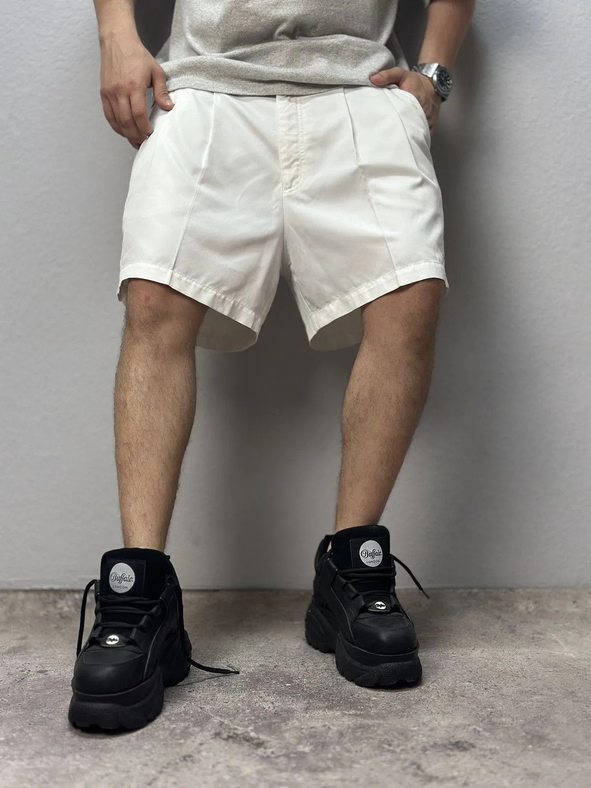 Nike Vintage Nike Shorts Court Swoosh Y2K white Federer Golf Size US 32 / EU 48 - 2 Thumbnail