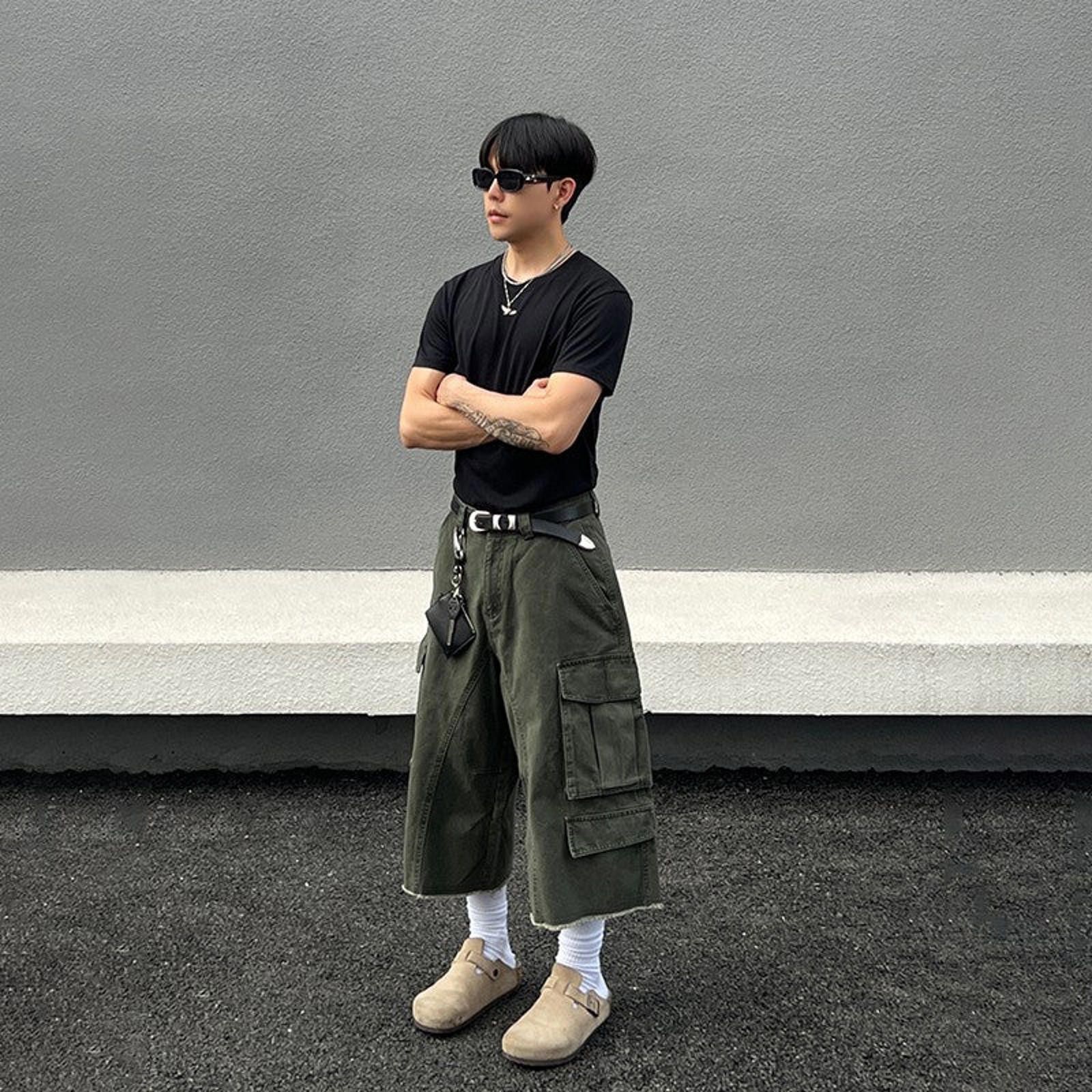 Other Olive Green Multi Pocket Cargo Wide Long Shorts / Jorts Size US 30 / EU 46 - 5 Thumbnail