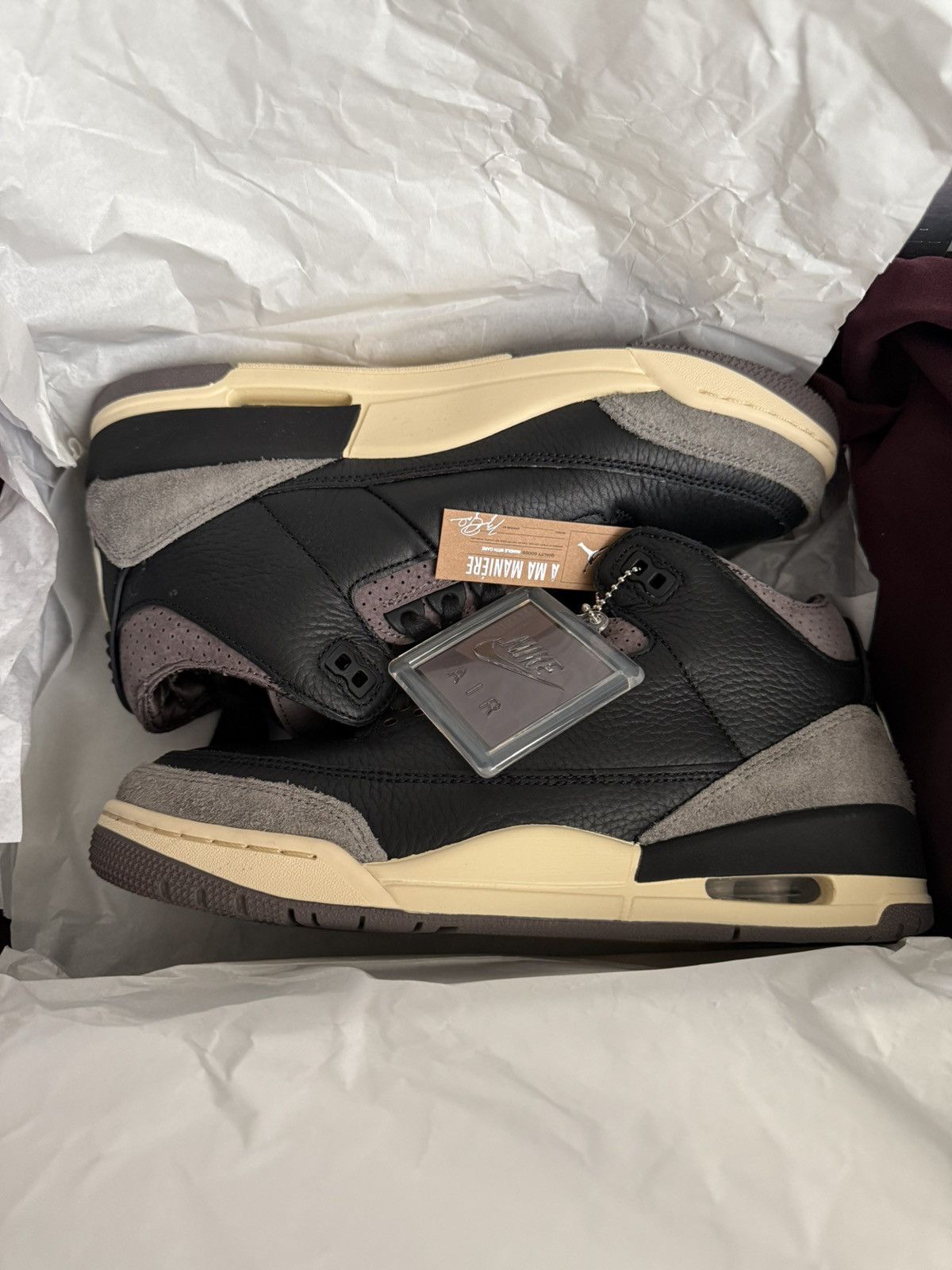 A Ma Maniere × Jordan Brand Air Jordan Retro 3 OG SP “A Ma Maniere” Size US 8.5 / EU 41-42 - 5 Thumbnail