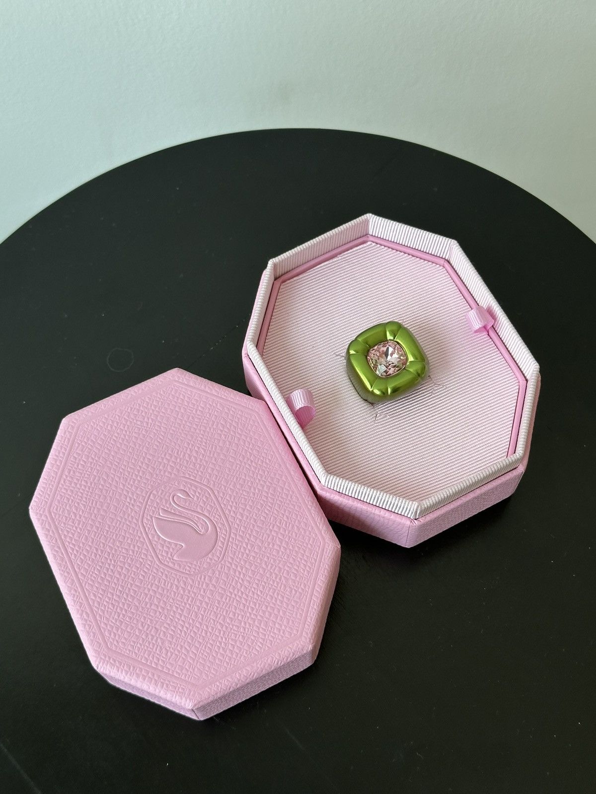 Swarovski Swarovski Dulcis Ring, Cocktail ring, Pillow cut, Green Size ONE SIZE - 4 Thumbnail