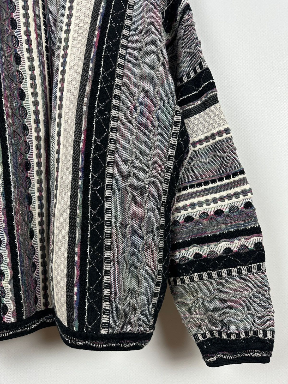 Tundra Canada Vintage Tundra Canada 3D Knit Coogi Style Sweater Size US XL / EU 56 / 4 - 16 Thumbnail