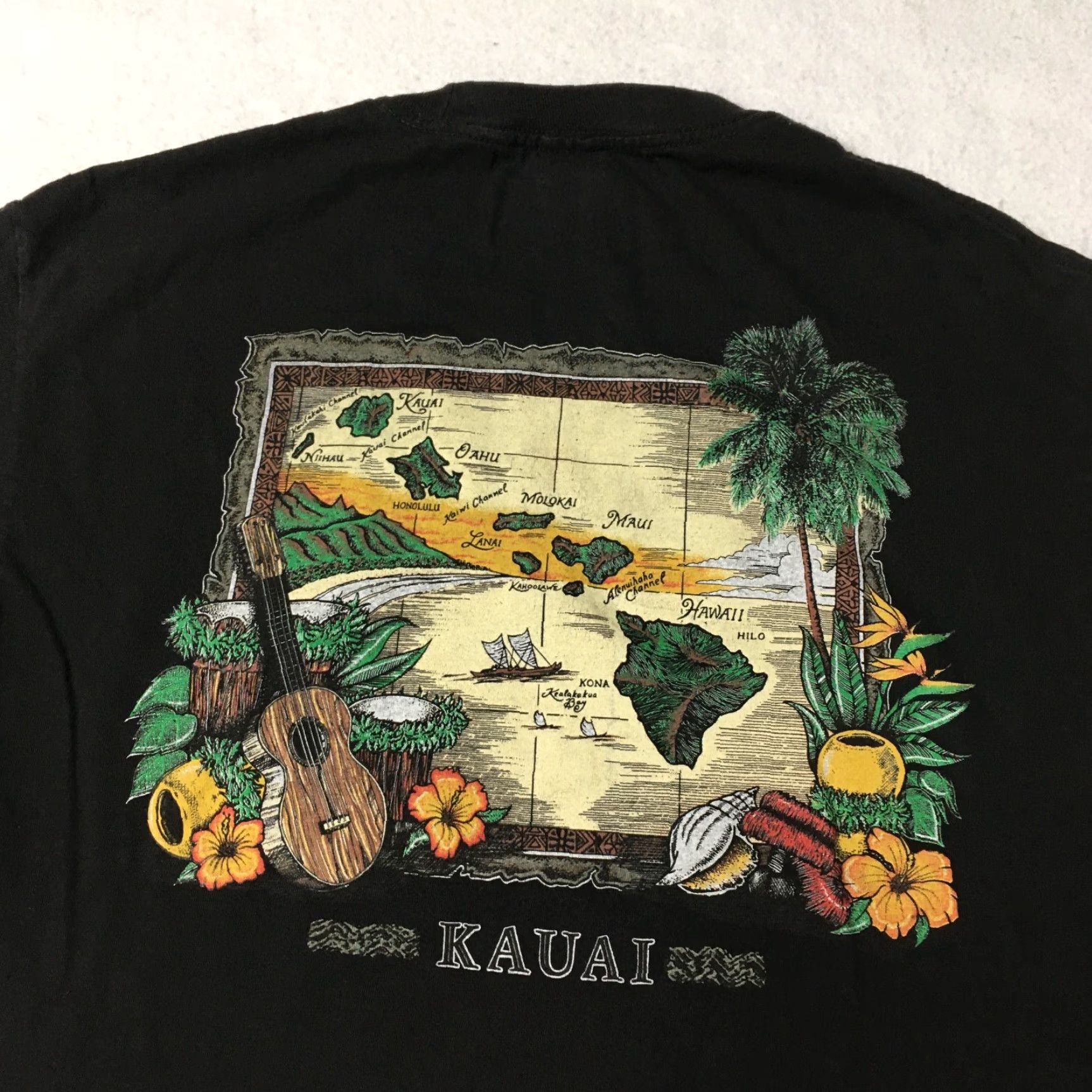 Vintage VINTAGE Maui Kauai Hawaii NICE Graphic T Shirt Tee L Mens Black Island Map 90s Theme Size US L / EU 52-54 / 3 - 8 Thumbnail