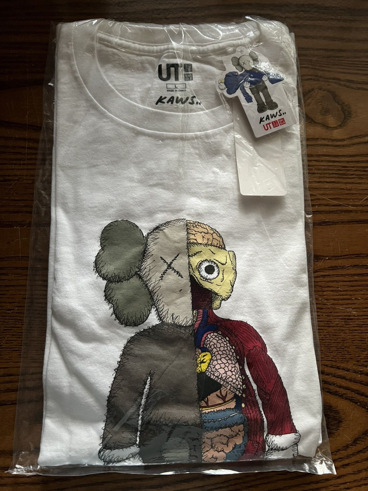 Kaws × Uniqlo Kaws / Uniqlo Flayed Companion Tee Size US L / EU 52-54 / 3 - 1 Thumbnail