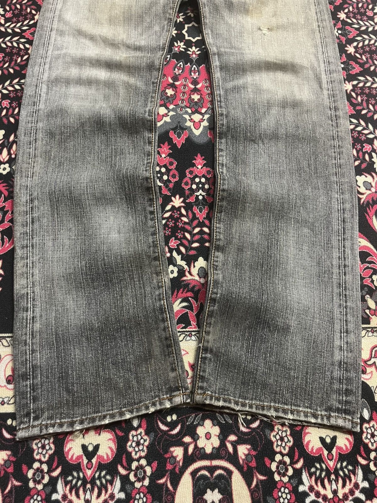 Japanese Brand Vintage Japanese Brand G.L Heart Grey Faded Washed Jeans Size US 29 - 9 Thumbnail