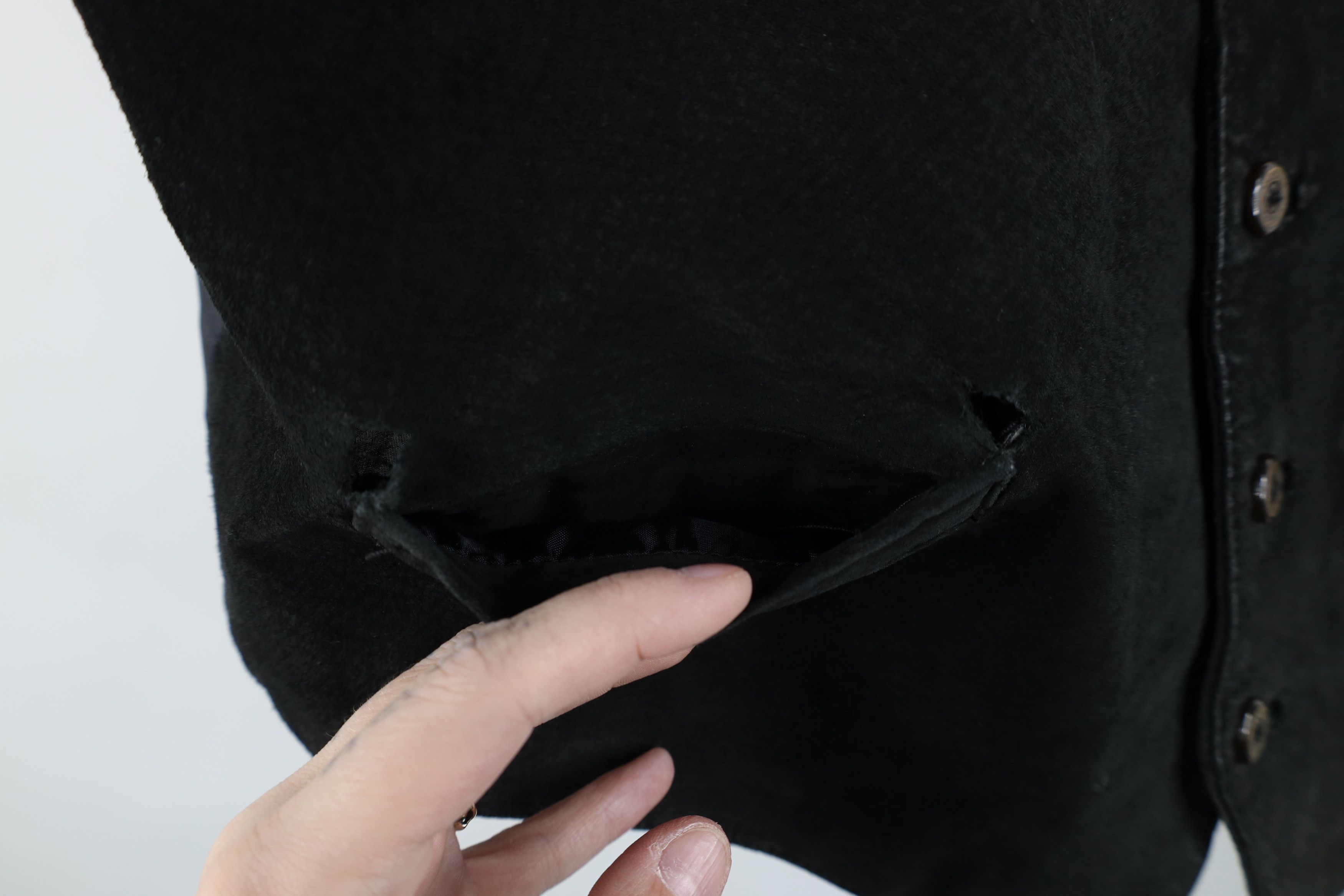 Vintage Vintage 90s Streetwear Suede Leather Vest Jacket Black Size US XL / EU 56 / 4 - 7 Thumbnail