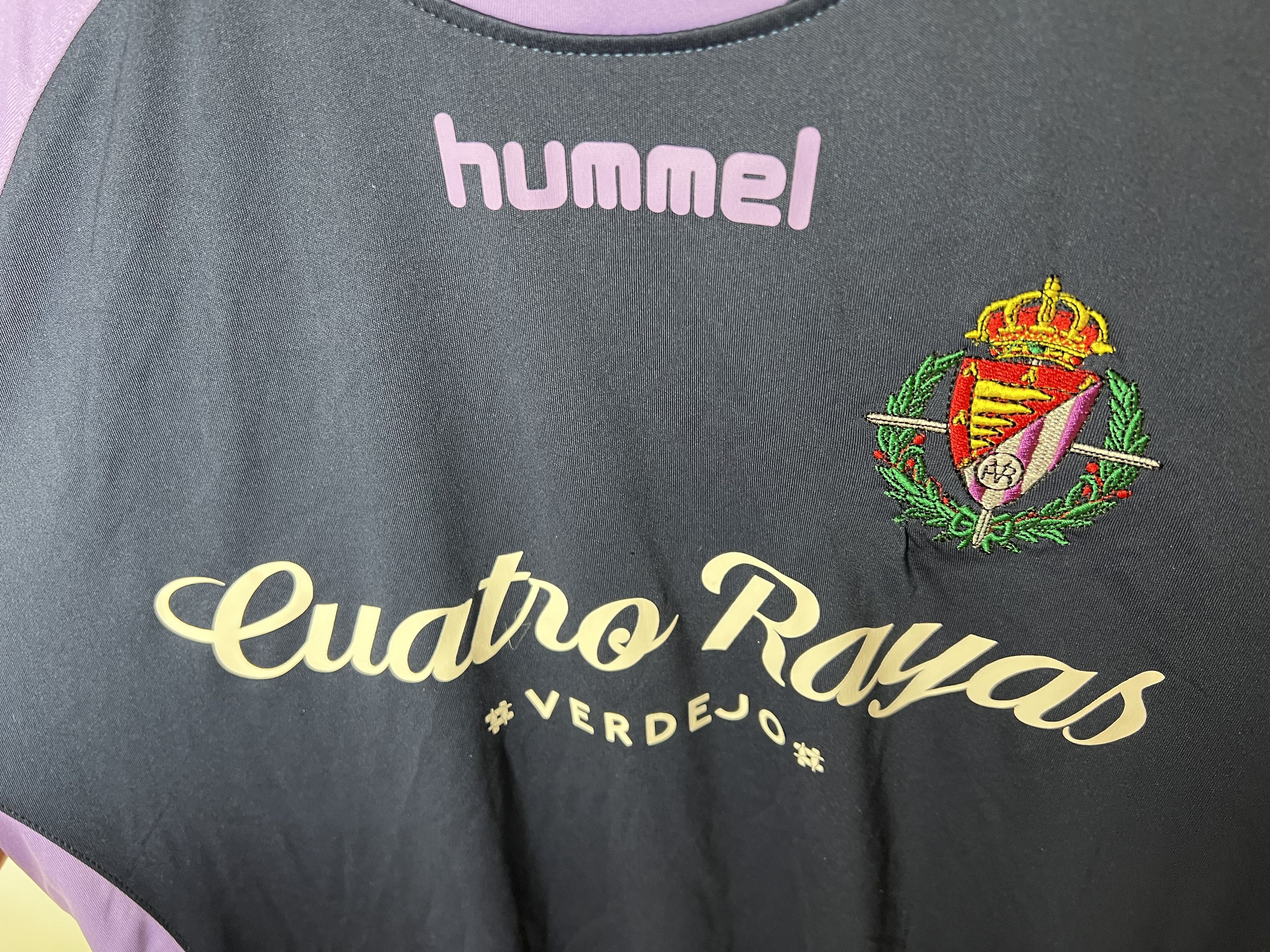 Hummel REAL VALLADOLID 2018 2019 AWAY FOOTBALL SHIRT SOCCER JERSEY Size US S / EU 44-46 / 1 - 4 Thumbnail