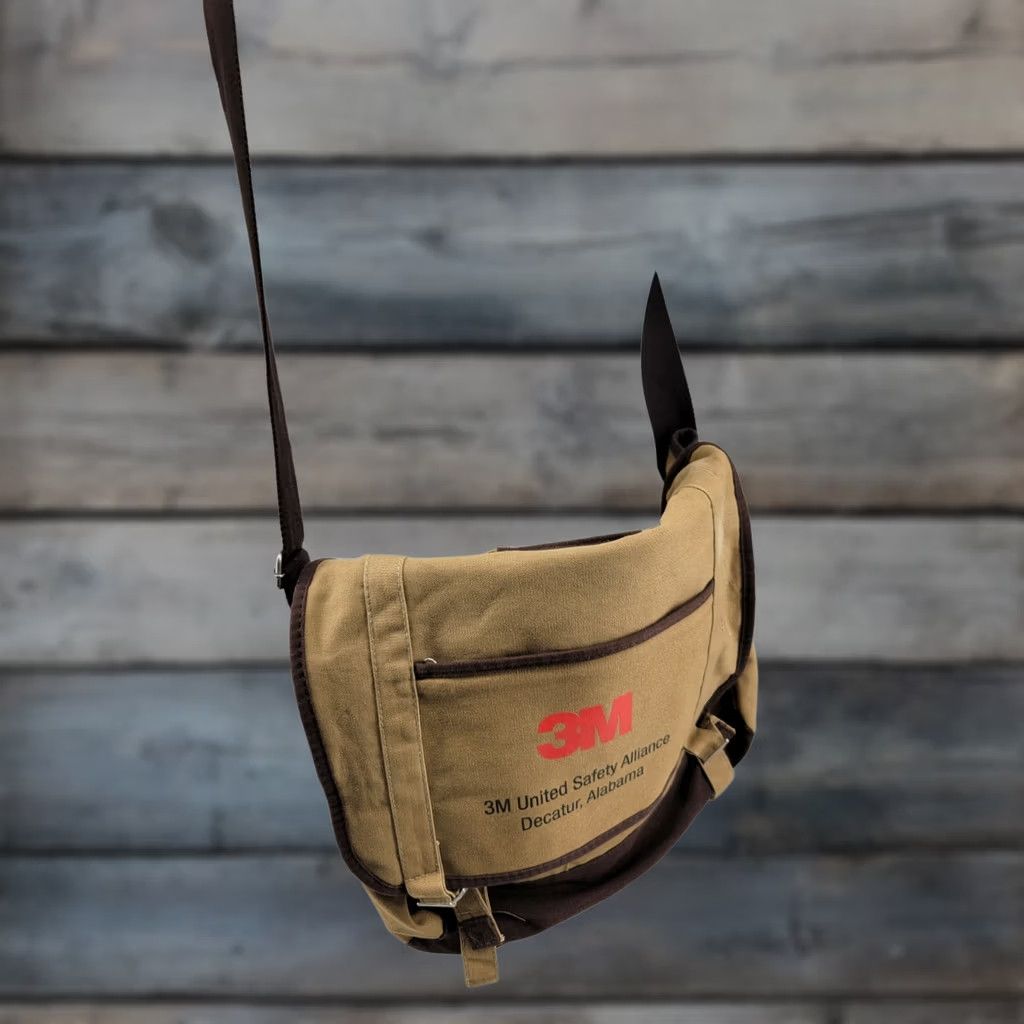 Vintage Heritage Supply Company Laptop Shoulder Bag Tan 3M Safety Alabama Bag, Brown, Large, Men, Crossbody, Casual Travel Workwear Size ONE SIZE - 1 Thumbnail