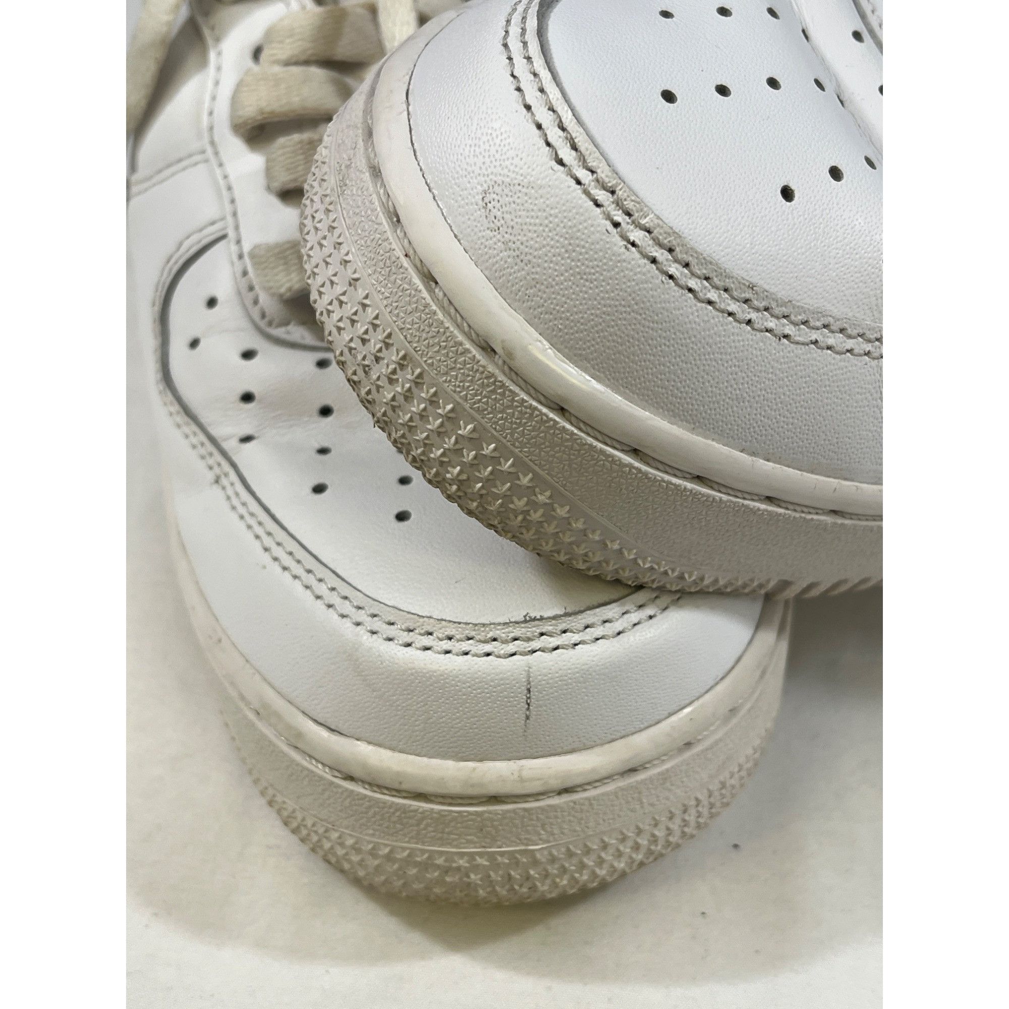 Nike Nike Air Force 1 Mens White Low Top Sneakers Size 9 SKU 6557 Size US 9 / EU 42 - 7 Thumbnail