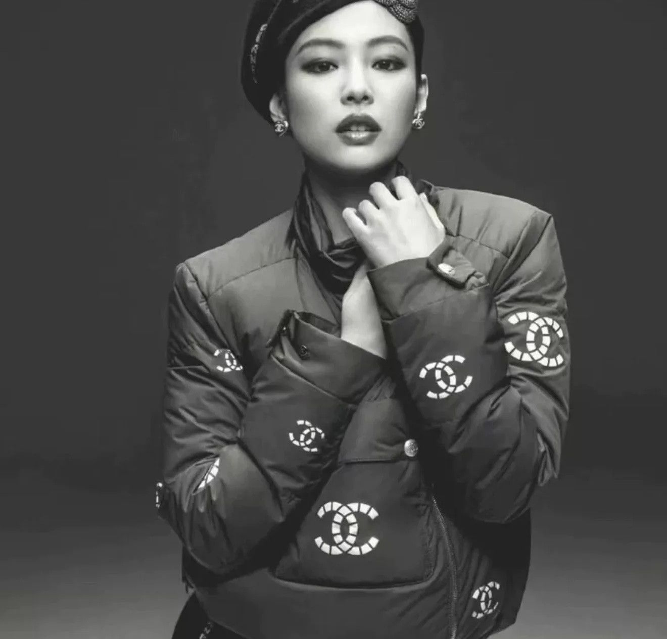 Chanel Chanel CC Puffer Jacket Coco Neige 2021 Size M / US 6-8 / IT 42-44 - 2 Thumbnail