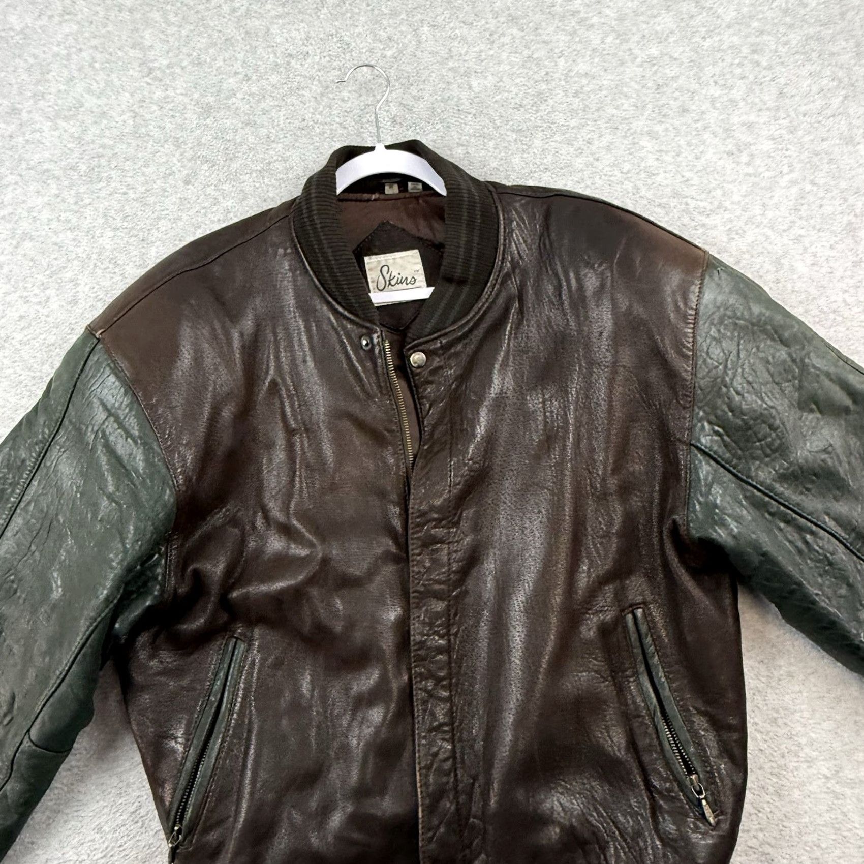 Vintage VINTAGE Skins Bomber Jacket Leather Two Tone Green Brown Adult M Men, 80s 90s, Zip, Regular Fit, Zip Accents, Dry Clean Only, Walking, Casual Size US M / EU 48-50 / 2 - 6 Thumbnail