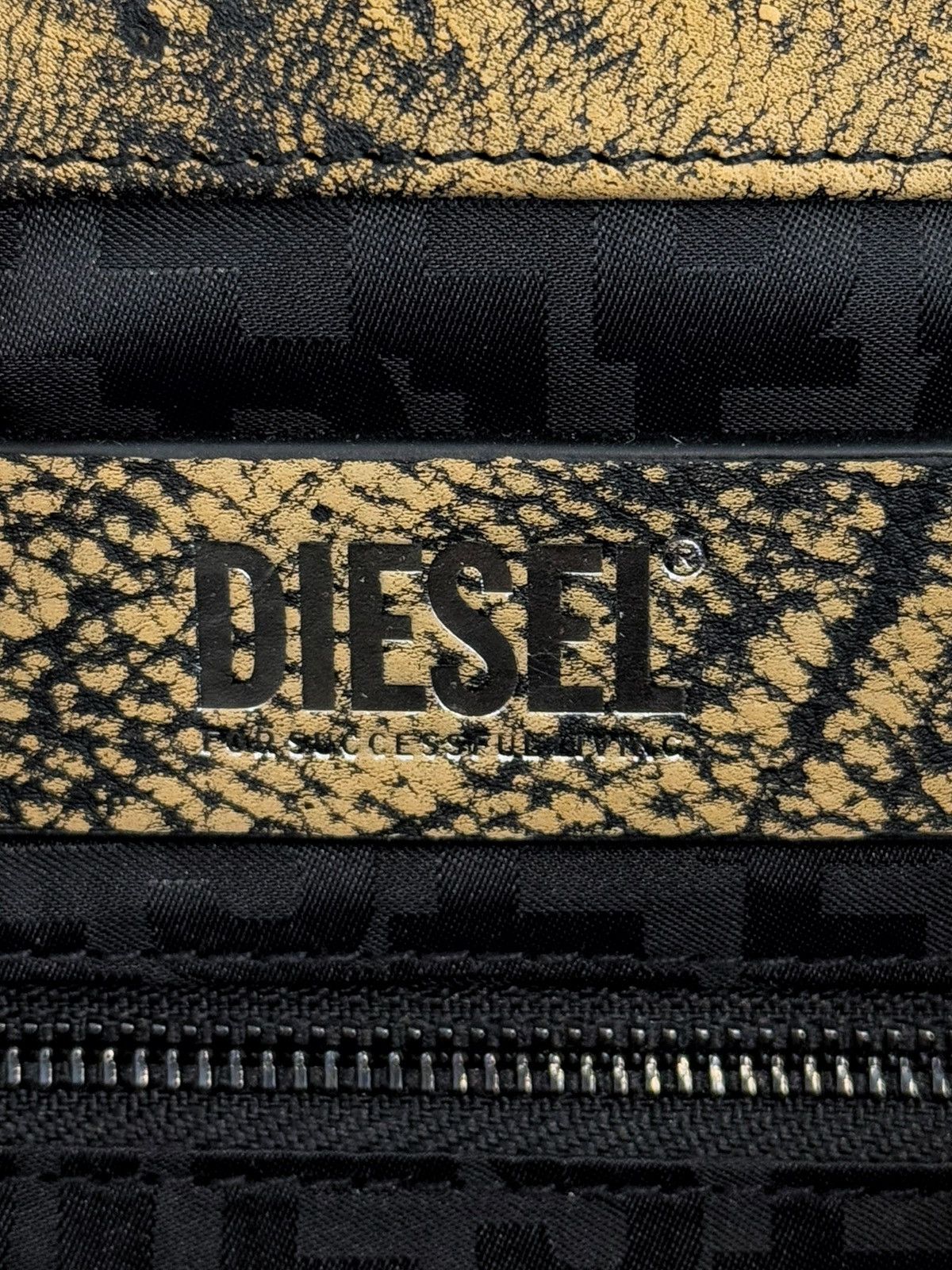 Diesel 1-DR Fold Yellow Marble Leather Handbag Size ONE SIZE - 7 Thumbnail