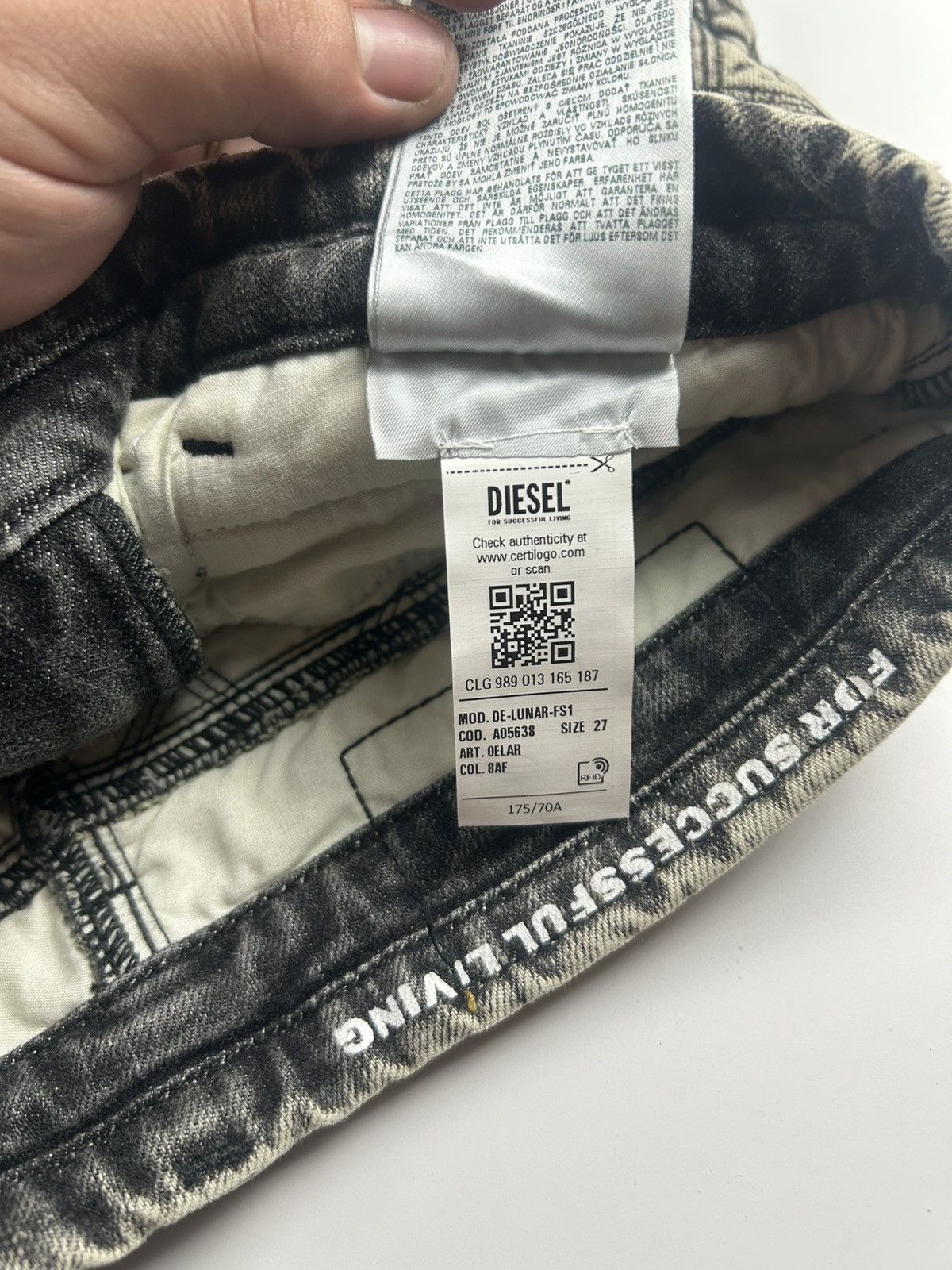 Diesel Diesel De Lunar FS1 Shorts Size 27" / US 4 / IT 40 - 8 Thumbnail