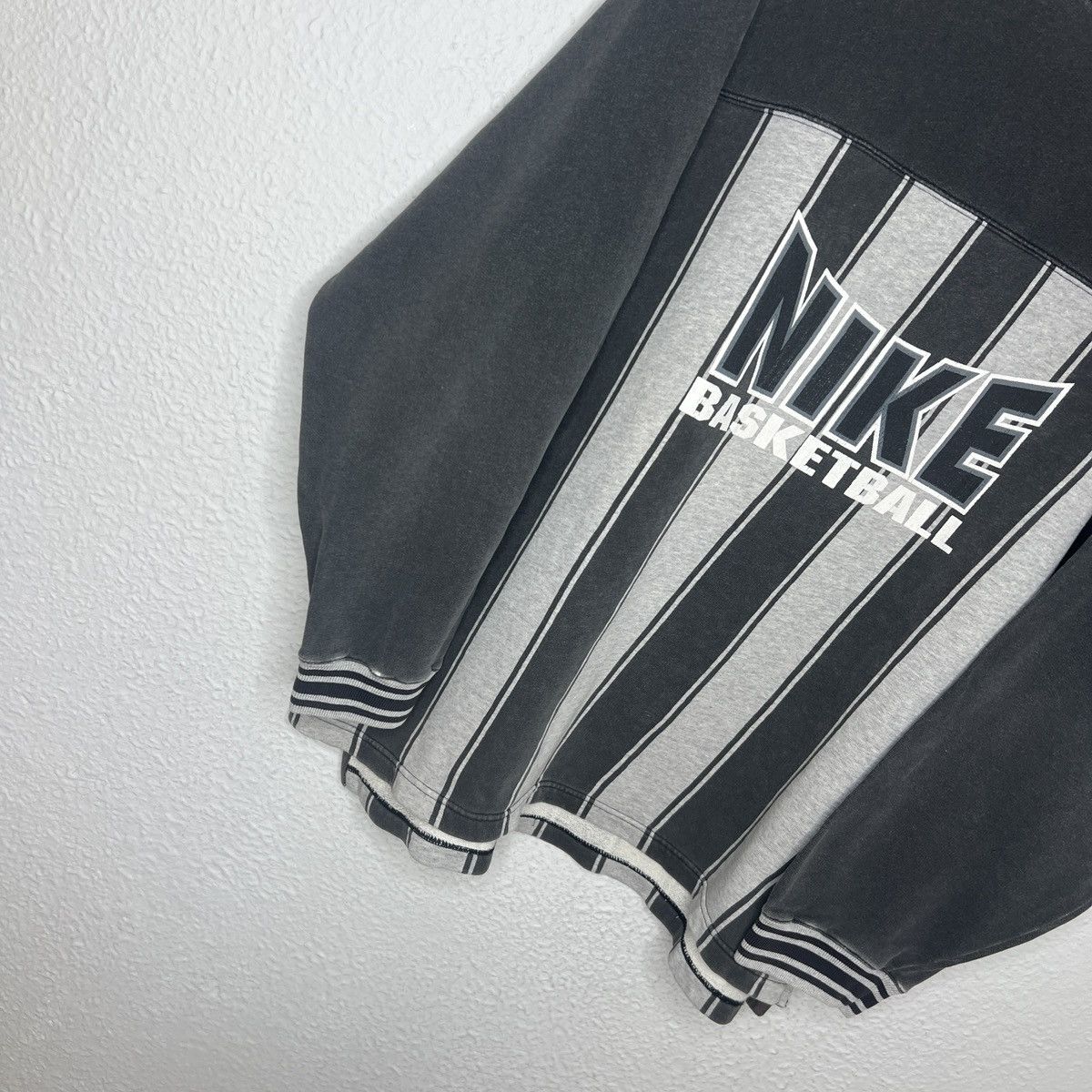Nike Vintage 90s Nike Sweatshirt Basketball Striped Spellout Logo Size US XL / EU 56 / 4 - 2 Thumbnail