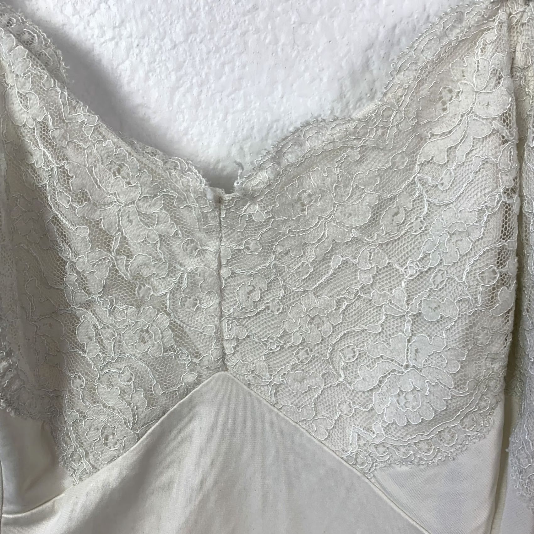 Vintage VINTAGE Ivory Full Slip Dress Lace Trim Adjustable Straps Women's Intimates Size S / US 4 / IT 40 - 3 Thumbnail