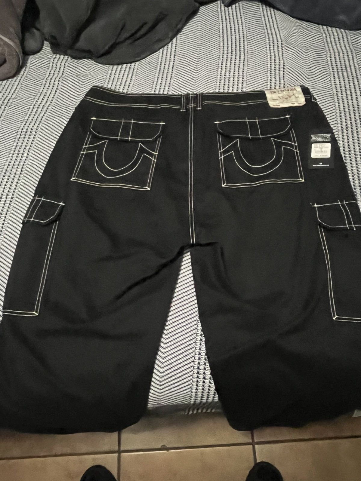 True Religion *NWT* True religion cargo pants Size US 42 / EU 58 - 5 Thumbnail